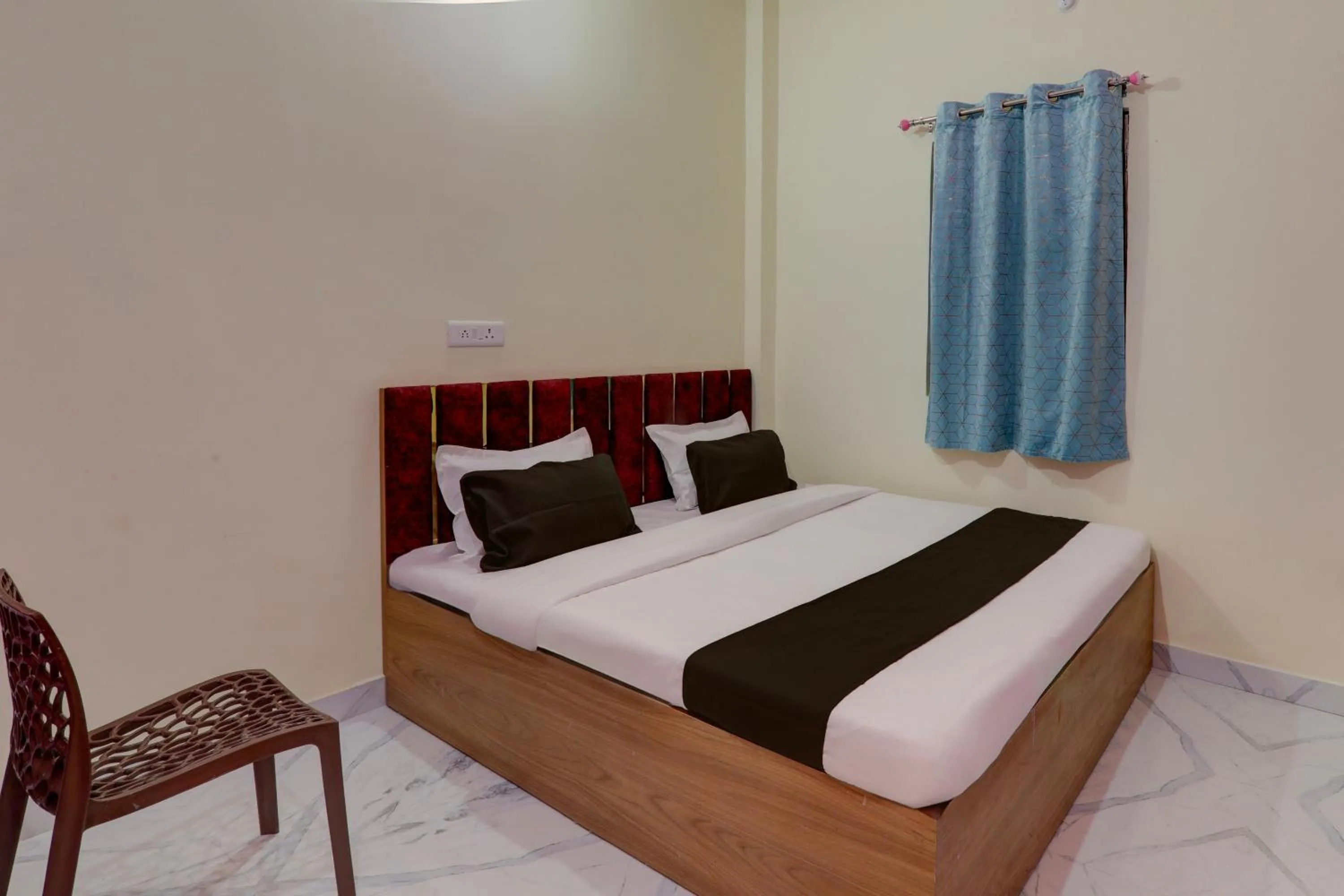 Super Hotel O Krishna guest house and restaurant