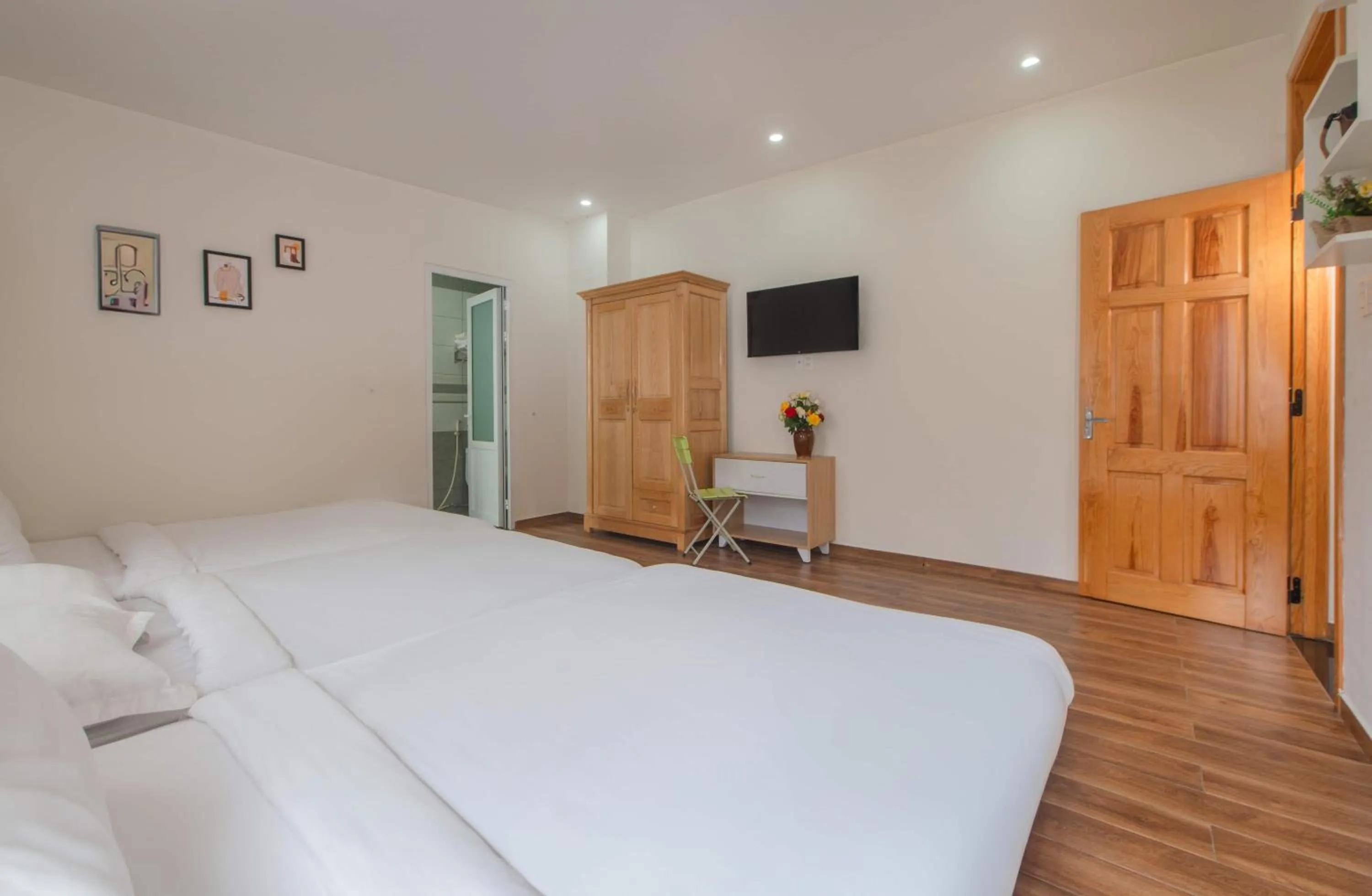 Communal lounge/ TV room, Bed in Nhý Villa Đà Lạt Review