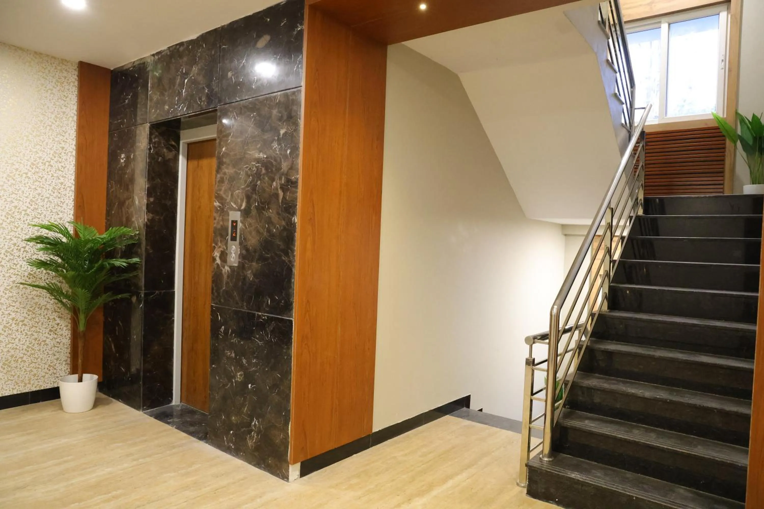 elevator in Mount Grande