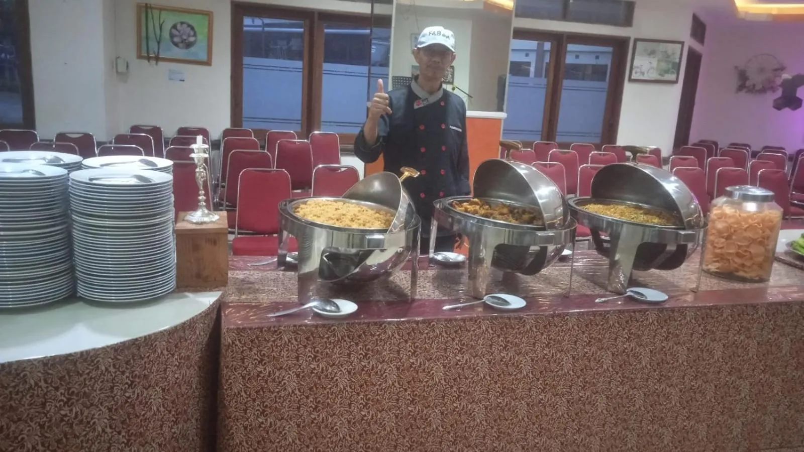 Restaurant/places to eat in Hotel Bumi Kitri