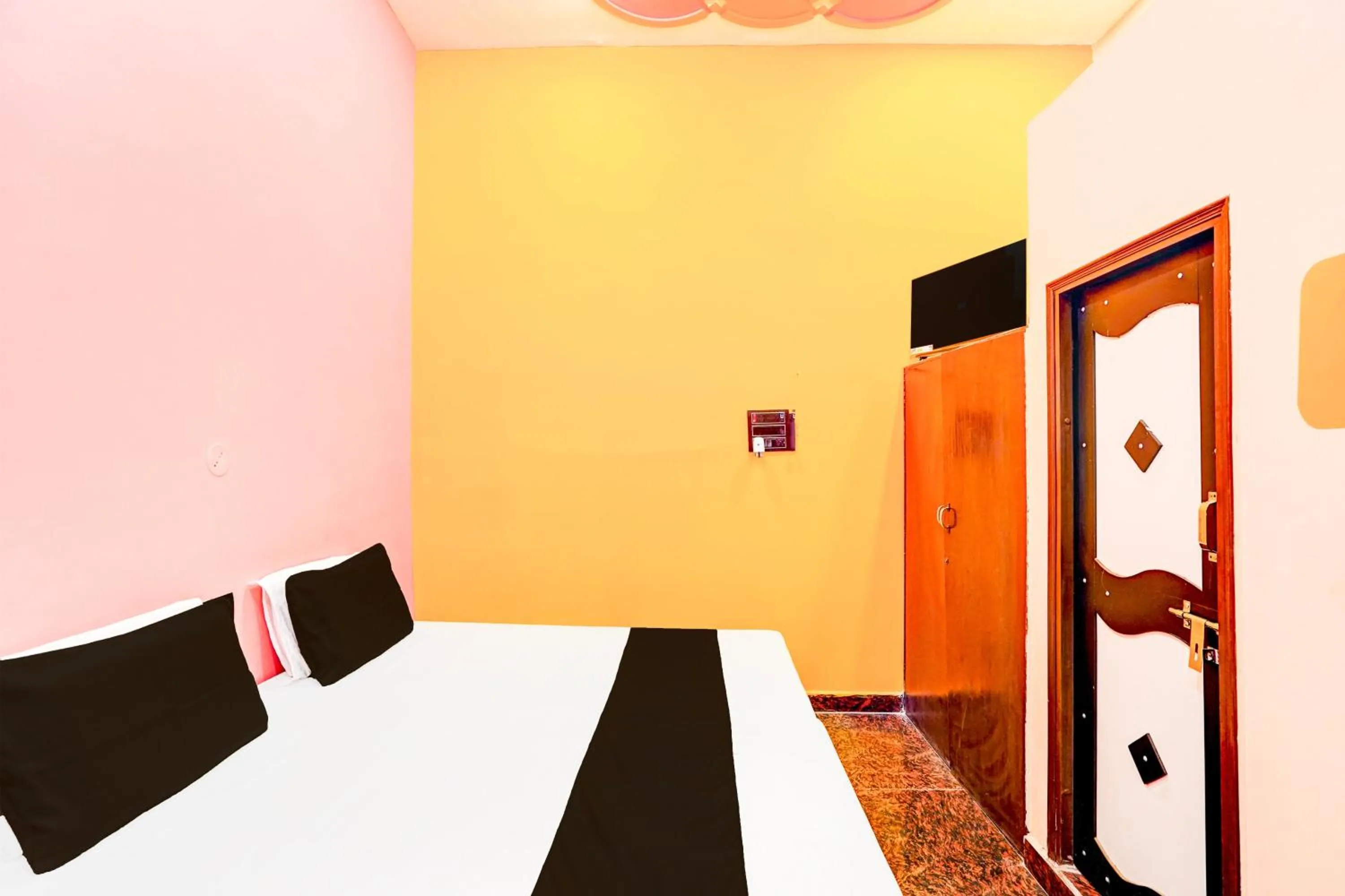 Bedroom, Bed in Hotel O HALDIRAMA HOTEL AND RESTAURANT