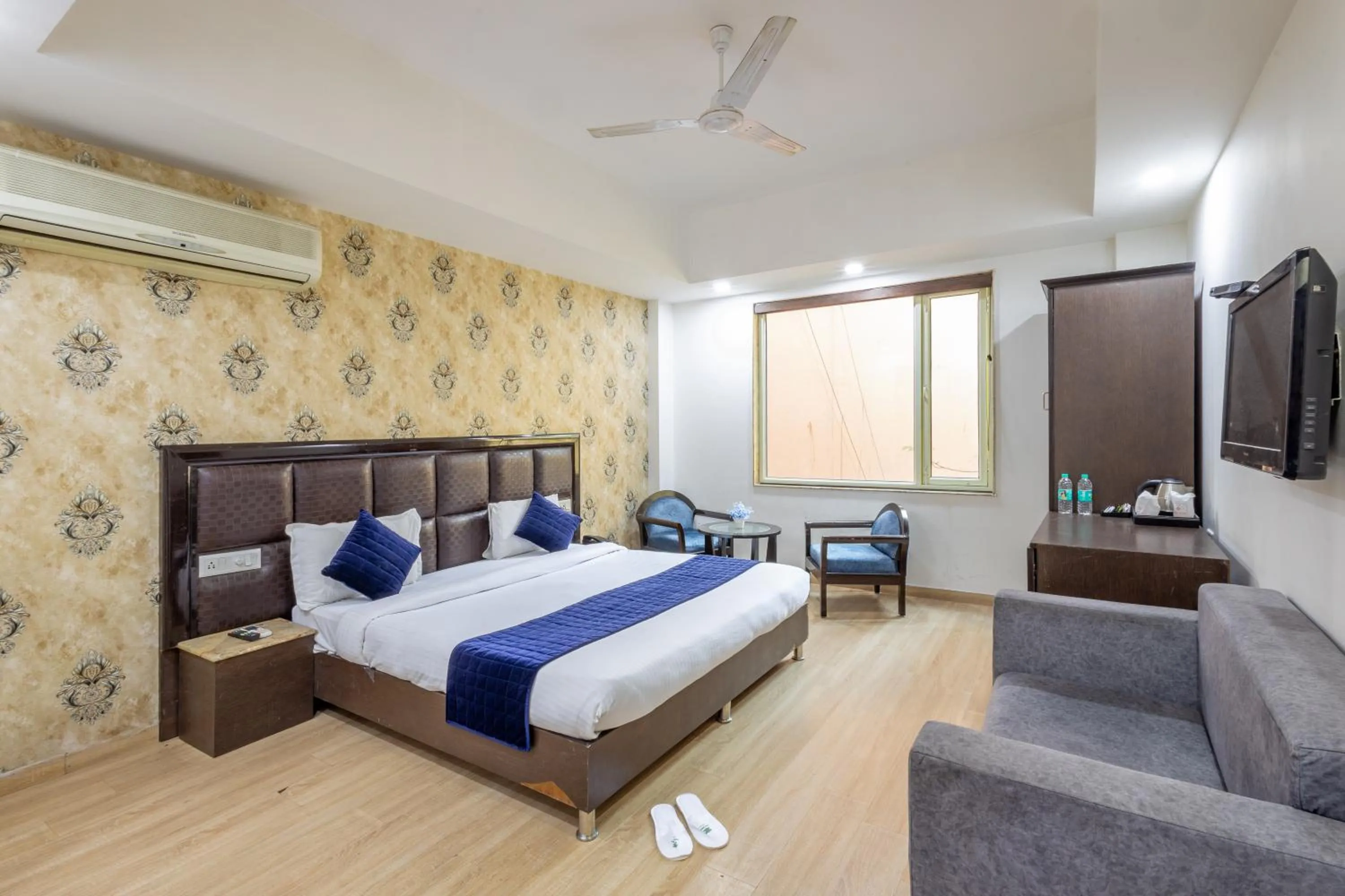 Hotel Vedas Heritage - Karol Bagh