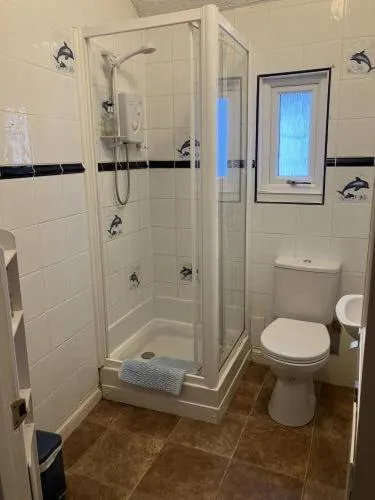 Shower in Cliveden Guest House