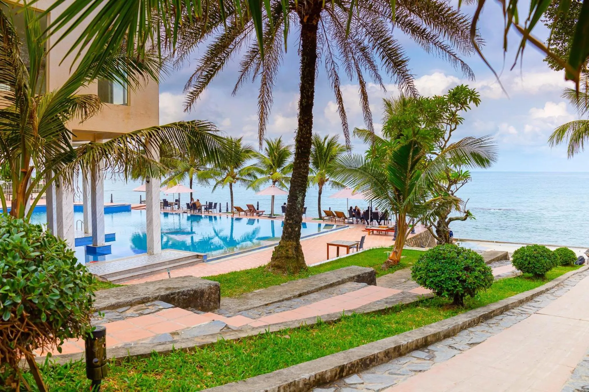 Swimming pool in Sun Viet Resort Phu Quoc