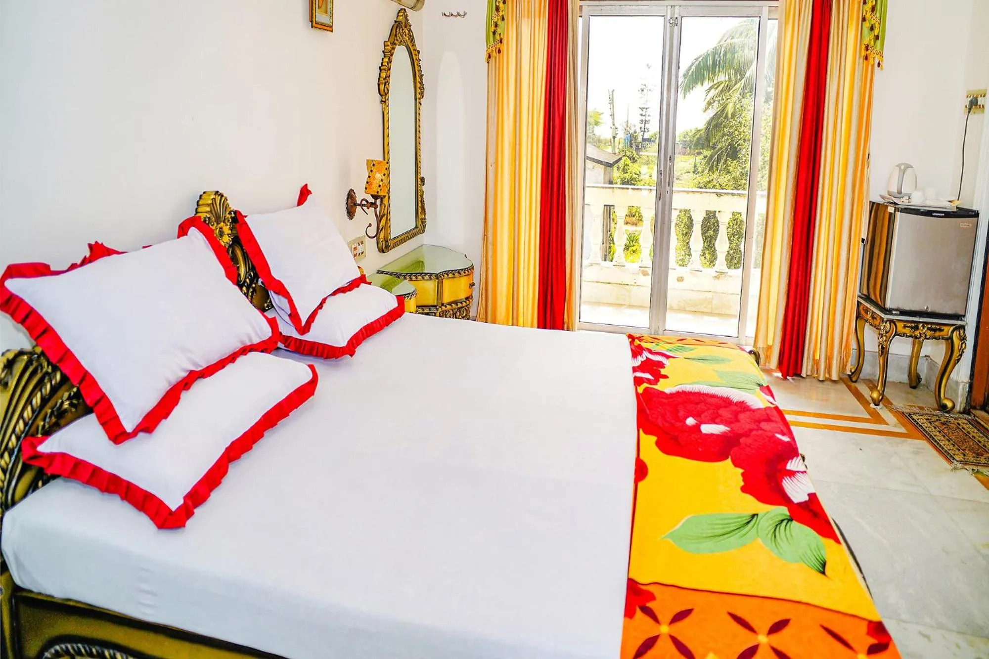 Bed in FabHotel Prime Indeedcare Resort - 500m from Bakkhali Sea Beach