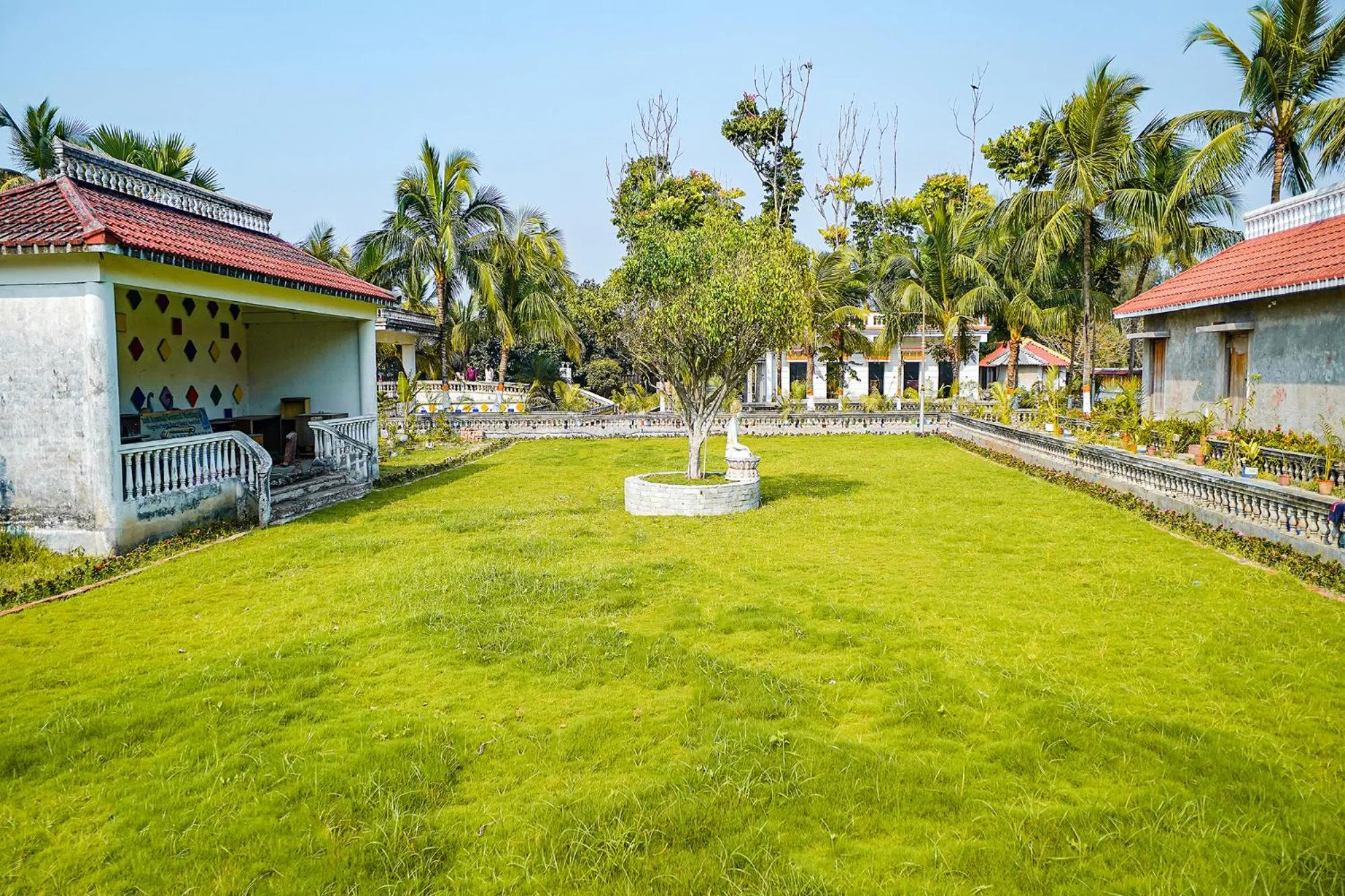 Garden in FabHotel Prime Indeedcare Resort - 500m from Bakkhali Sea Beach