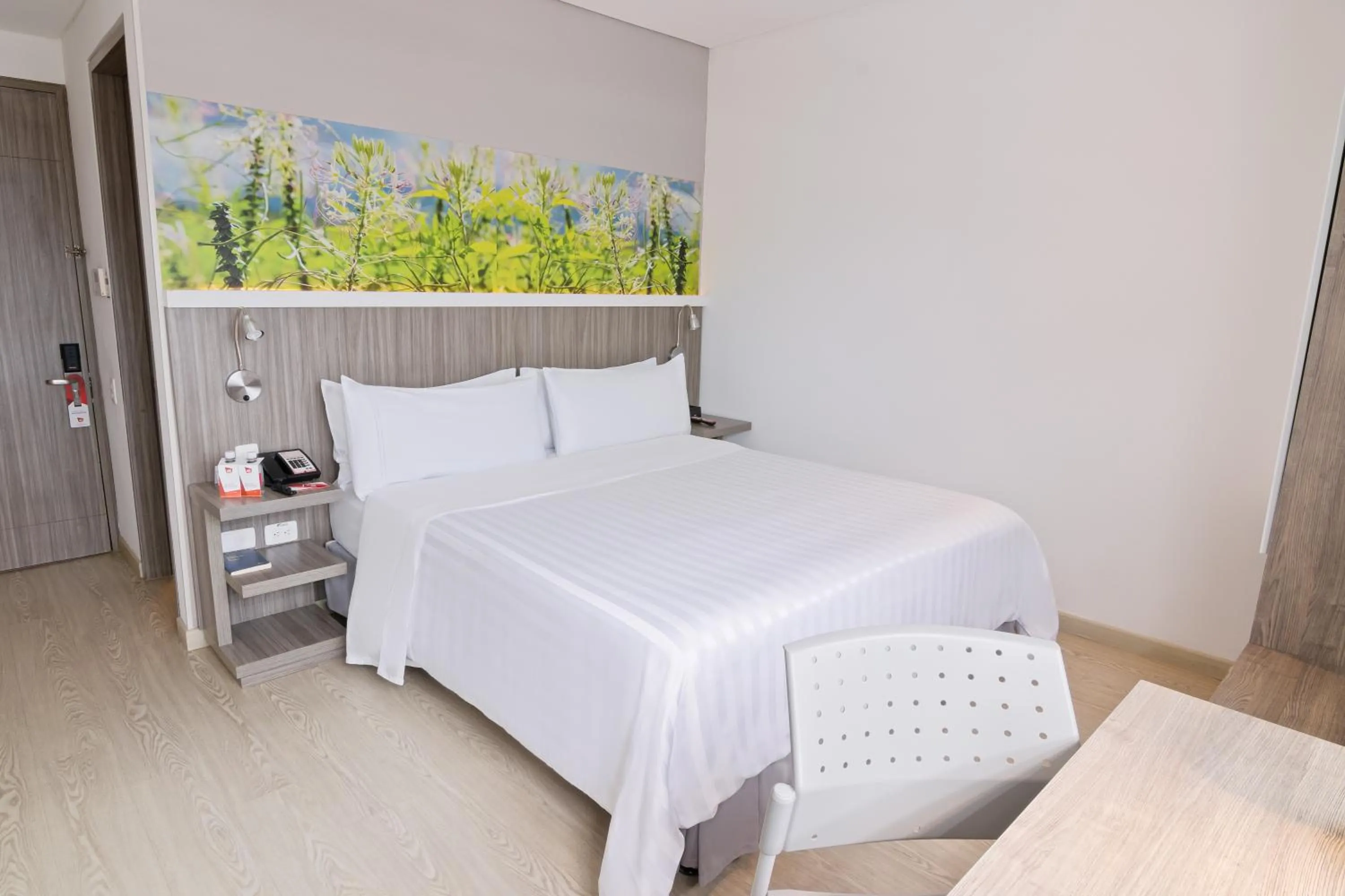 Photo of the whole room, Bed in GHL Style Yopal