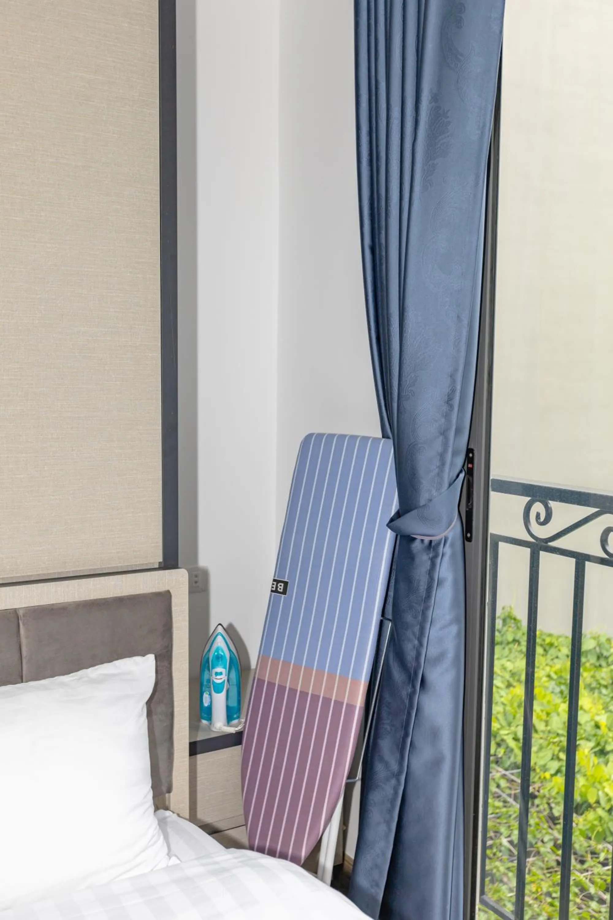 flat iron, Bed in LUMI Hotel & Apartment