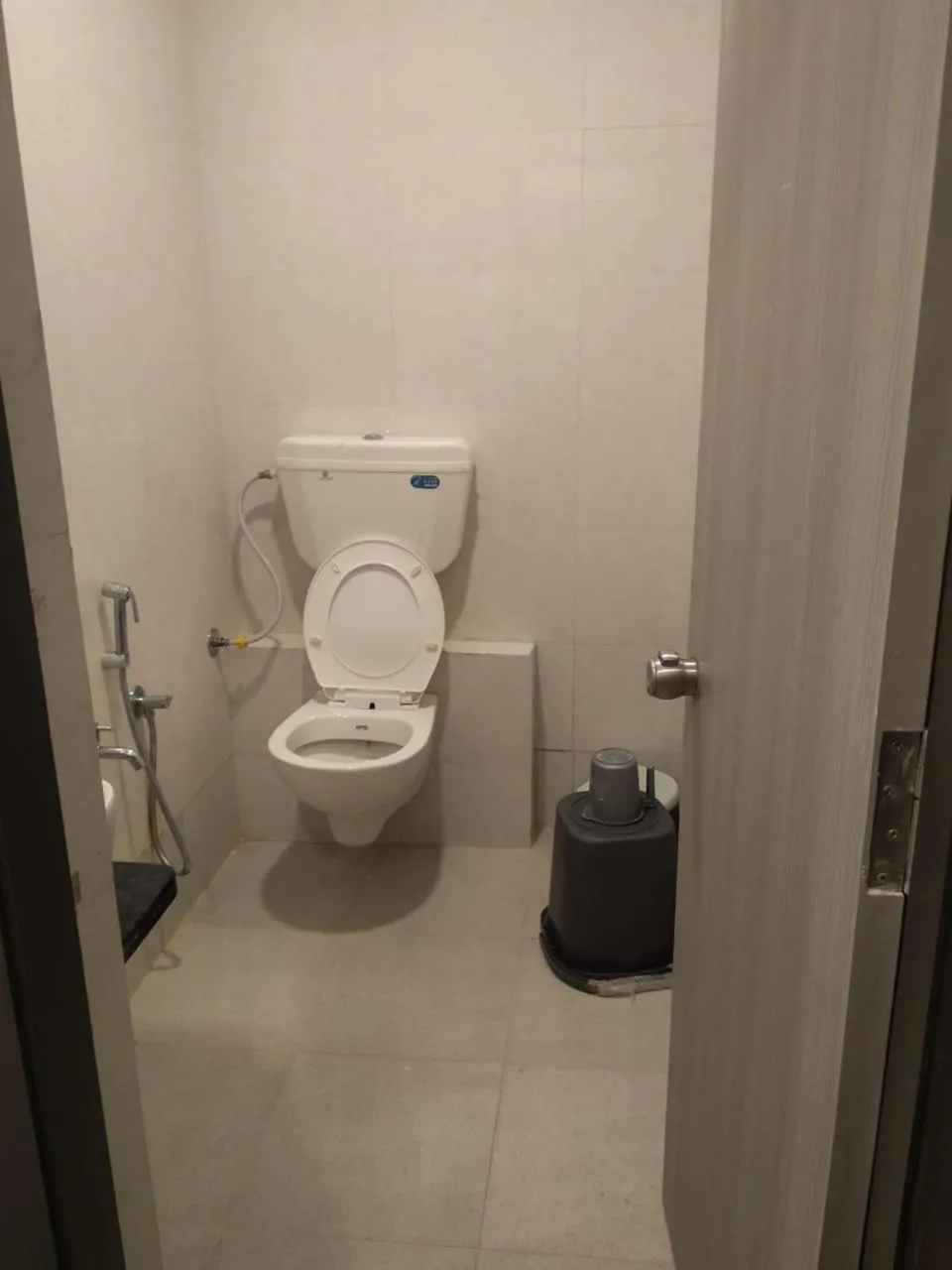 Toilet in Hotel Selfie Inn