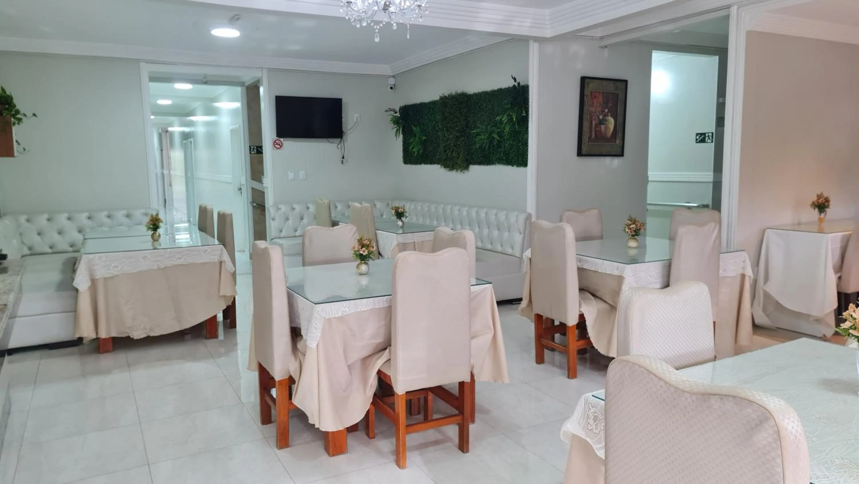 Buffet breakfast in Faixa Hotel