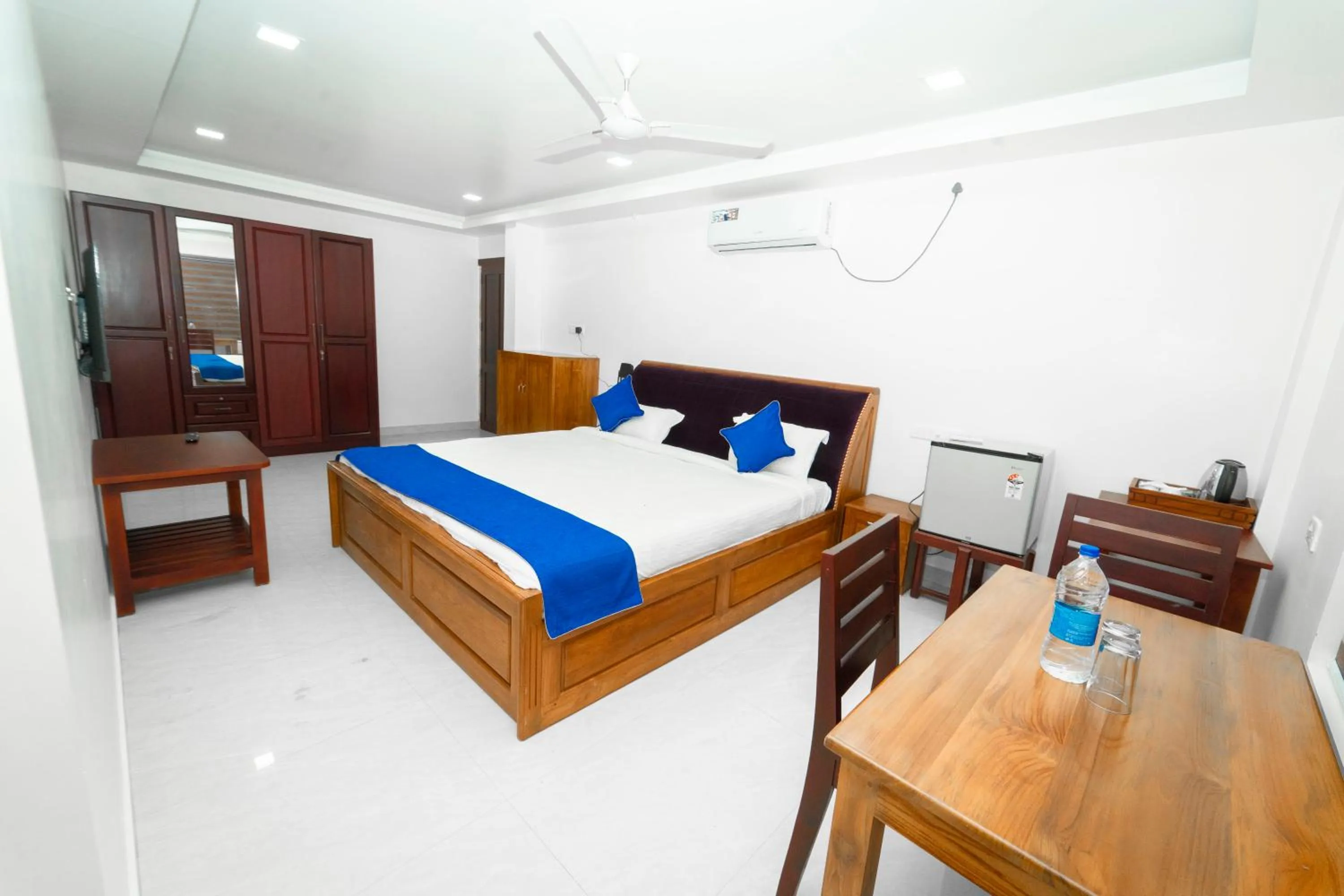 Bed in Skylar Seaview Beach Resort & Ayurveda Varkala