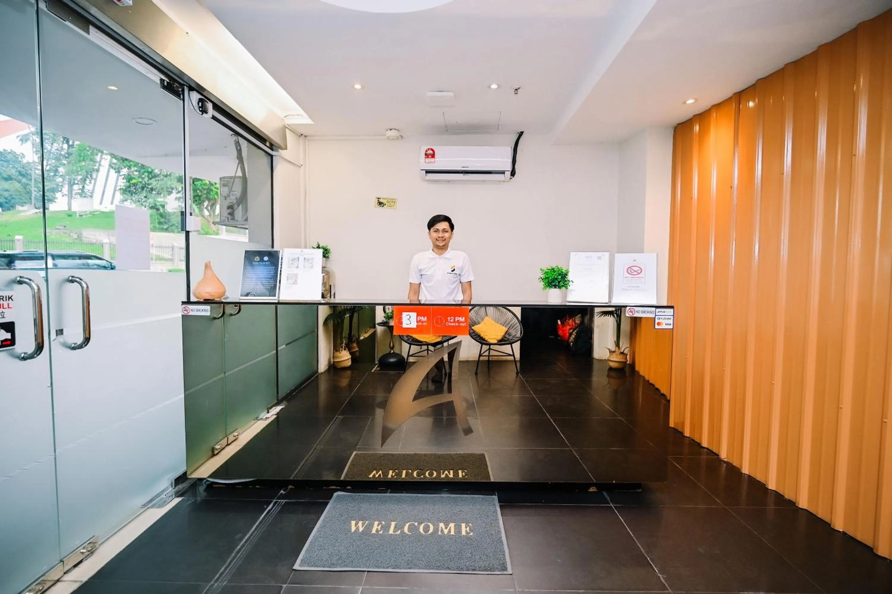 Swing & Pillows - Masjid Jamek Kuala Lumpur