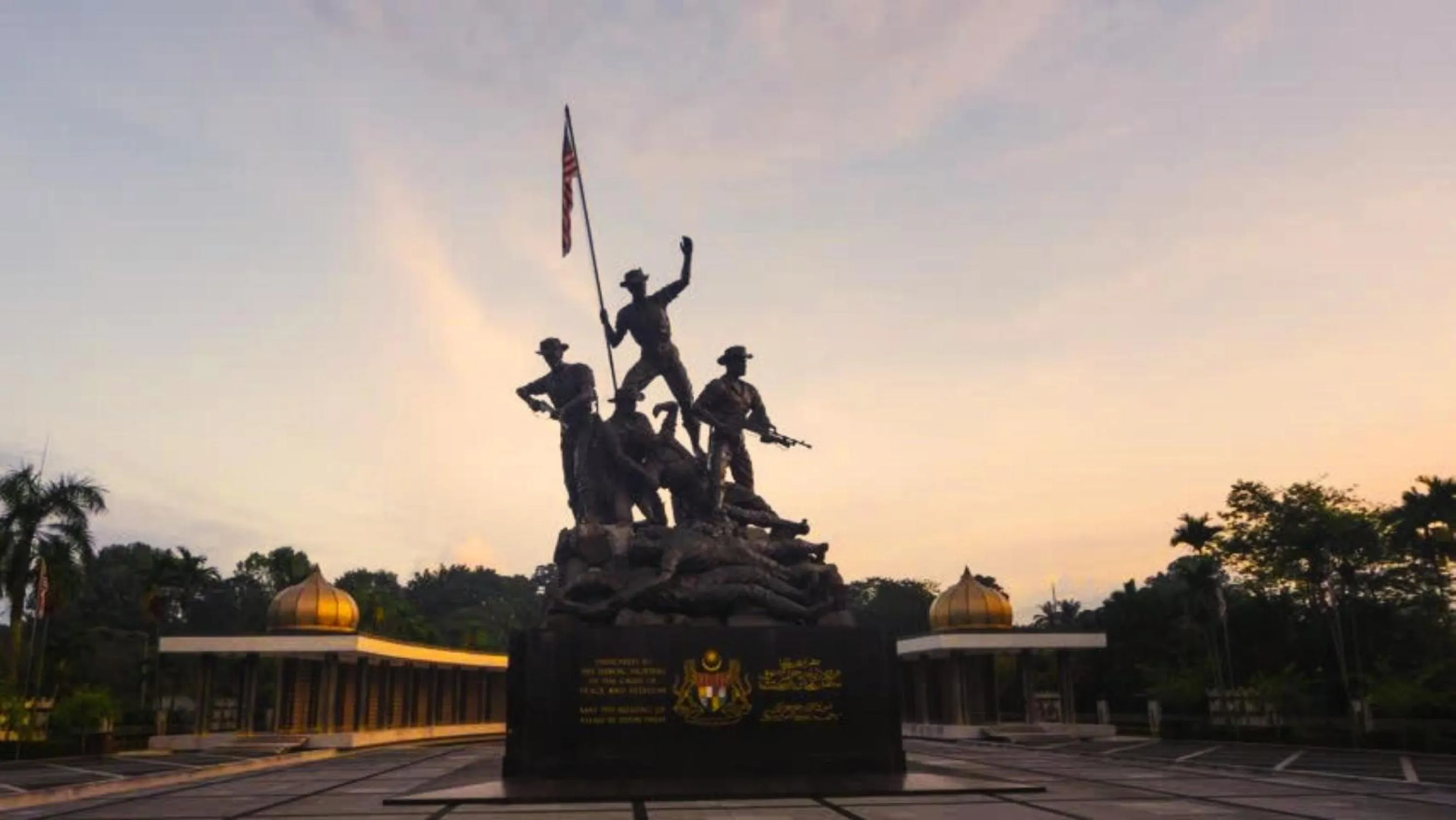 Swing & Pillows - Masjid Jamek Kuala Lumpur