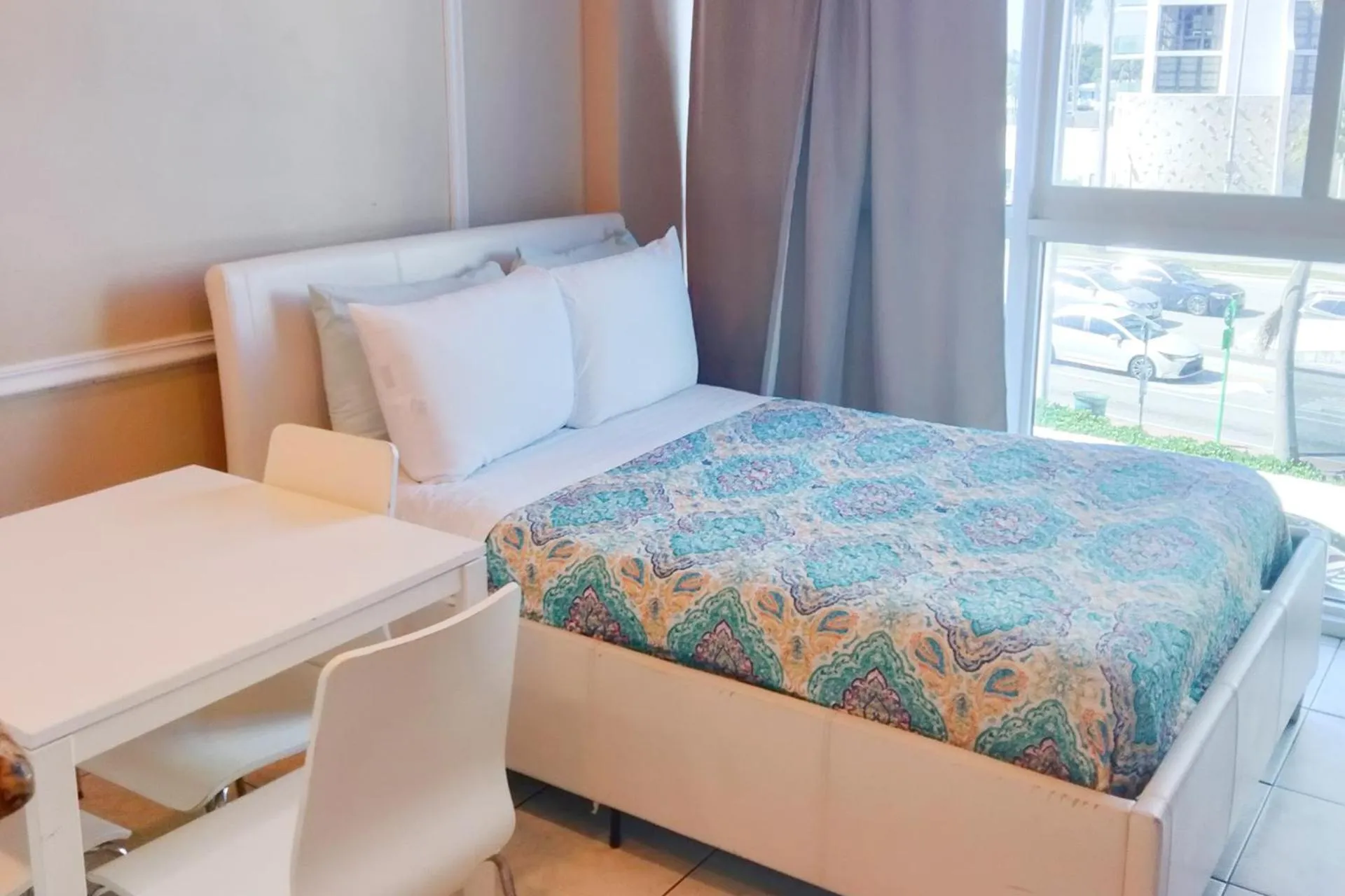 Bed in Miami Beach Apartments by MiaRentals