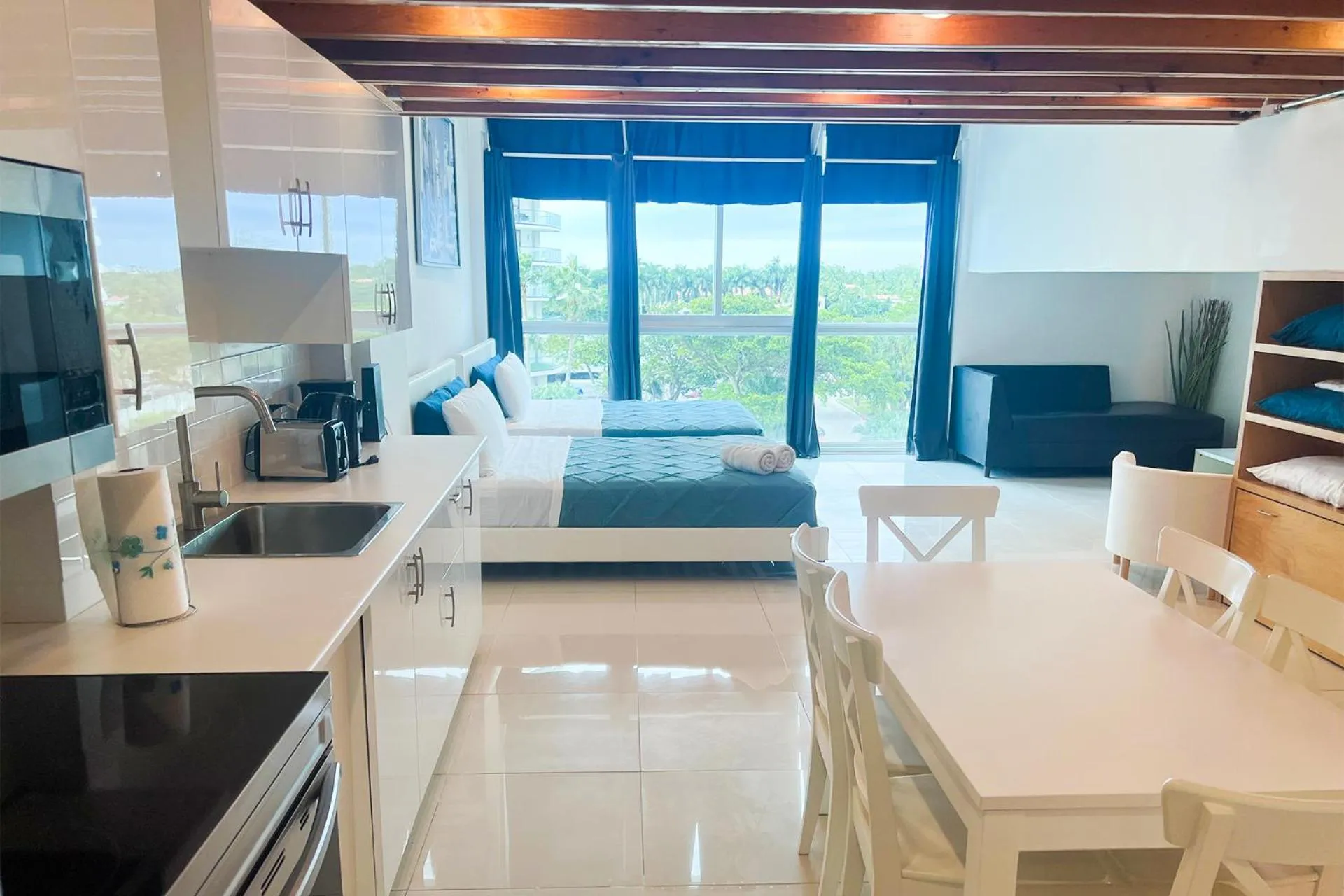 Miami Beach Apartments by MiaRentals