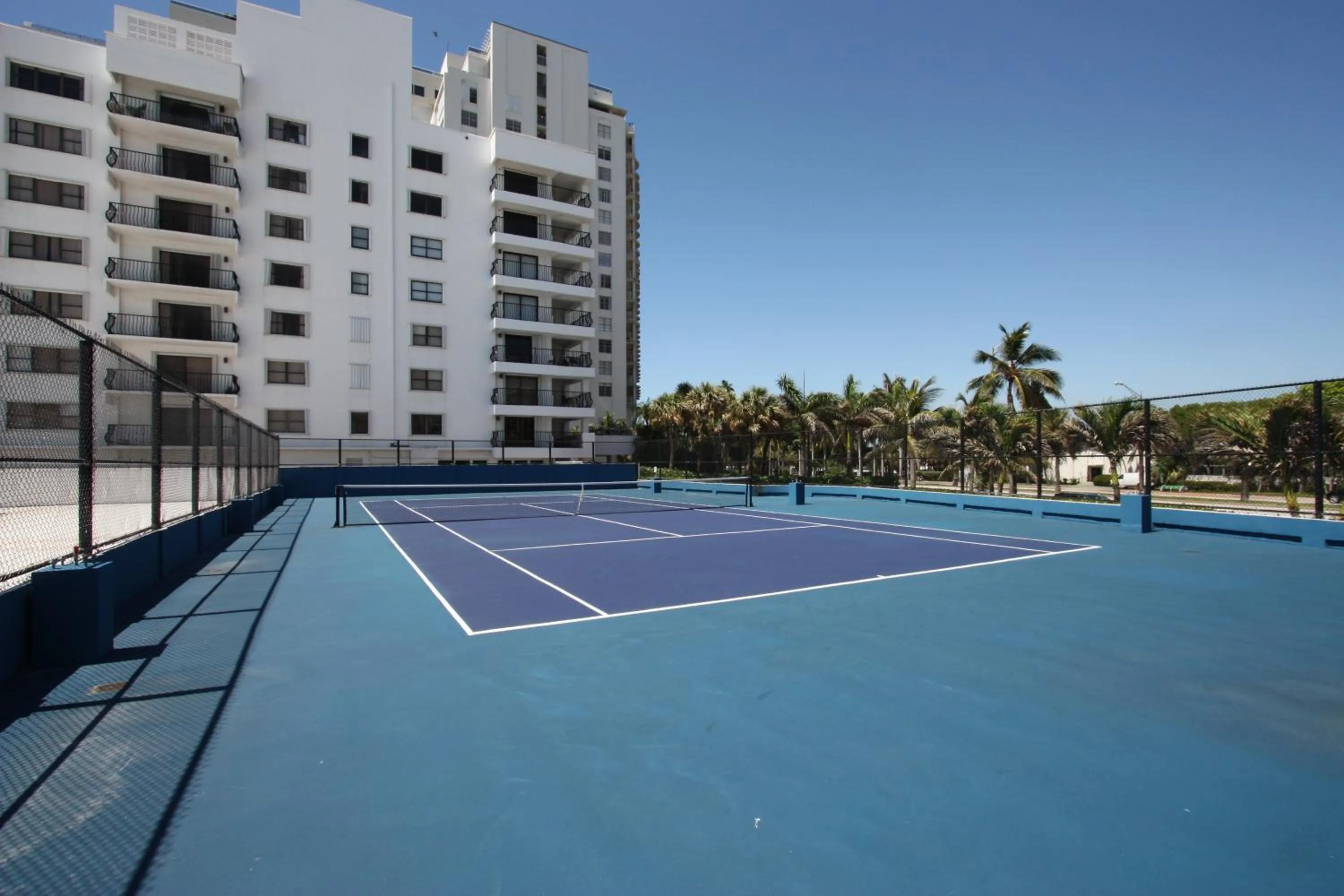 Tennis court in Miami Beach Apartments by MiaRentals