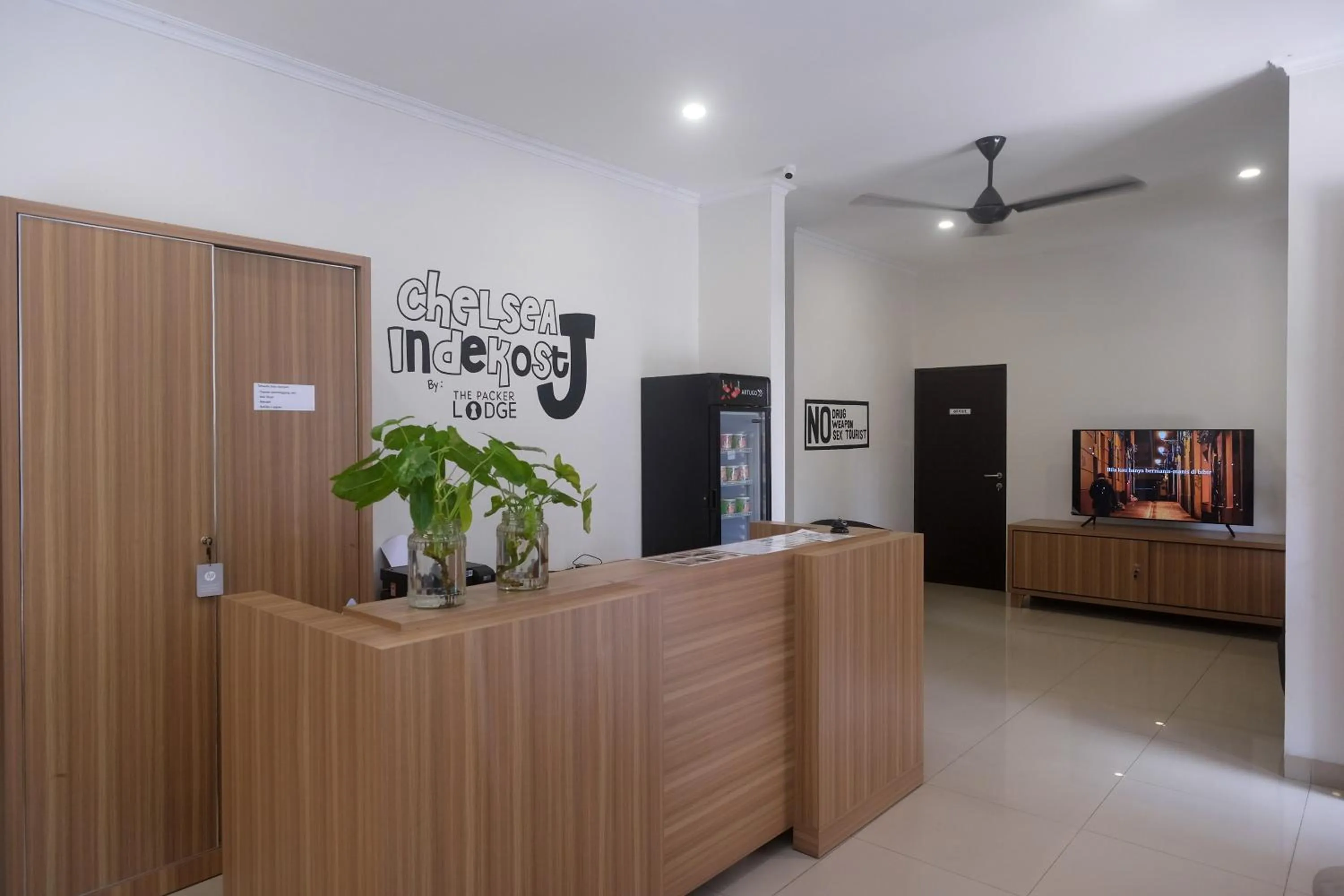Lobby or reception in RedDoorz near Stasiun Solo Balapan 3