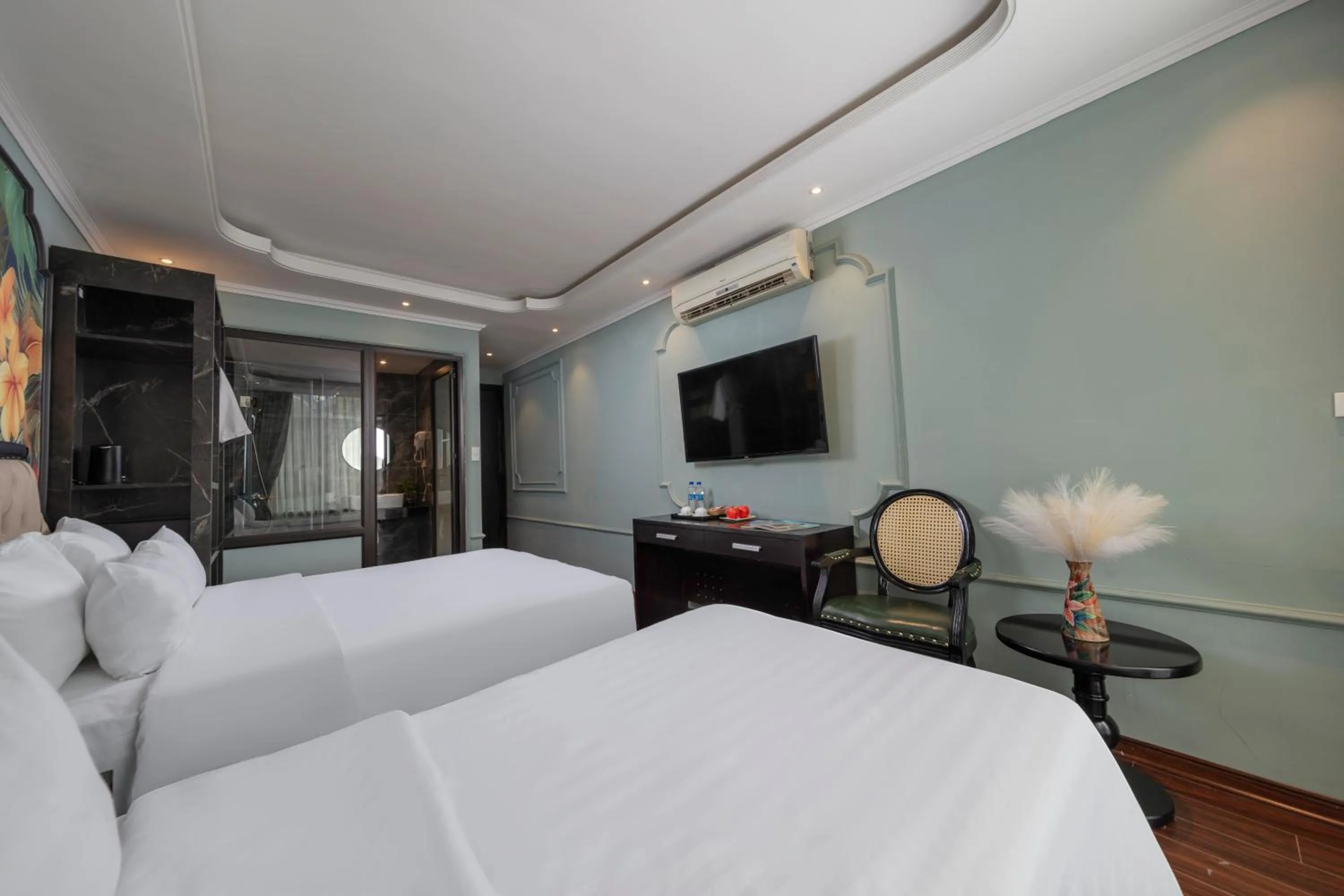 Bed in Madelise Amica Hotel and Travel