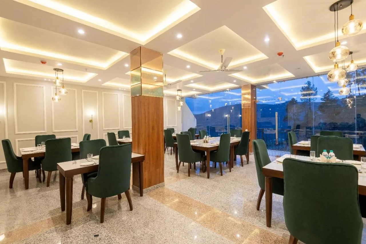 Restaurant/places to eat in The Chail Resort, Chail