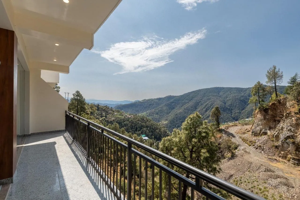 Day in The Chail Resort, Chail