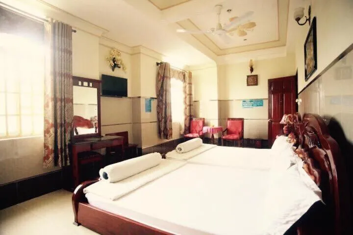 Tan Dat Hoa Hotel & Massage