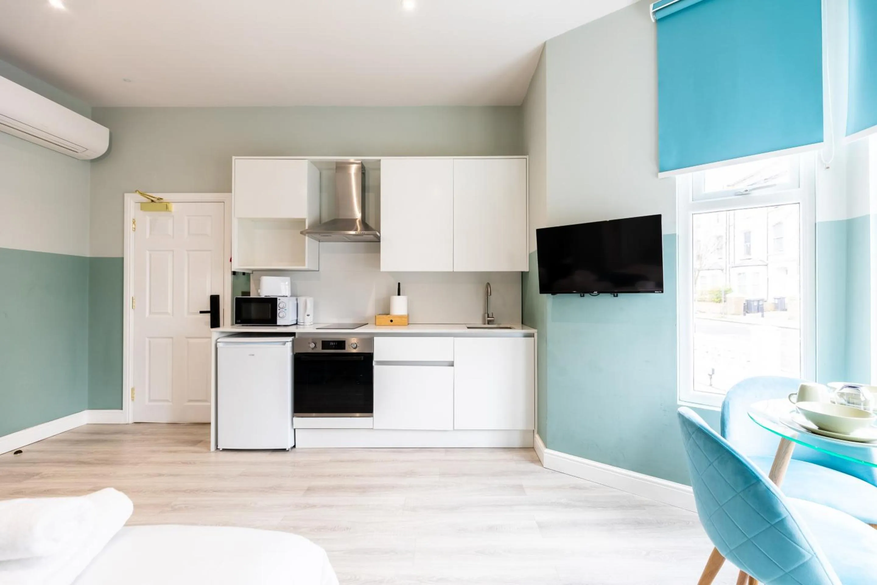 Kitchen or kitchenette in The Chapter Hotels - Finsbury Park