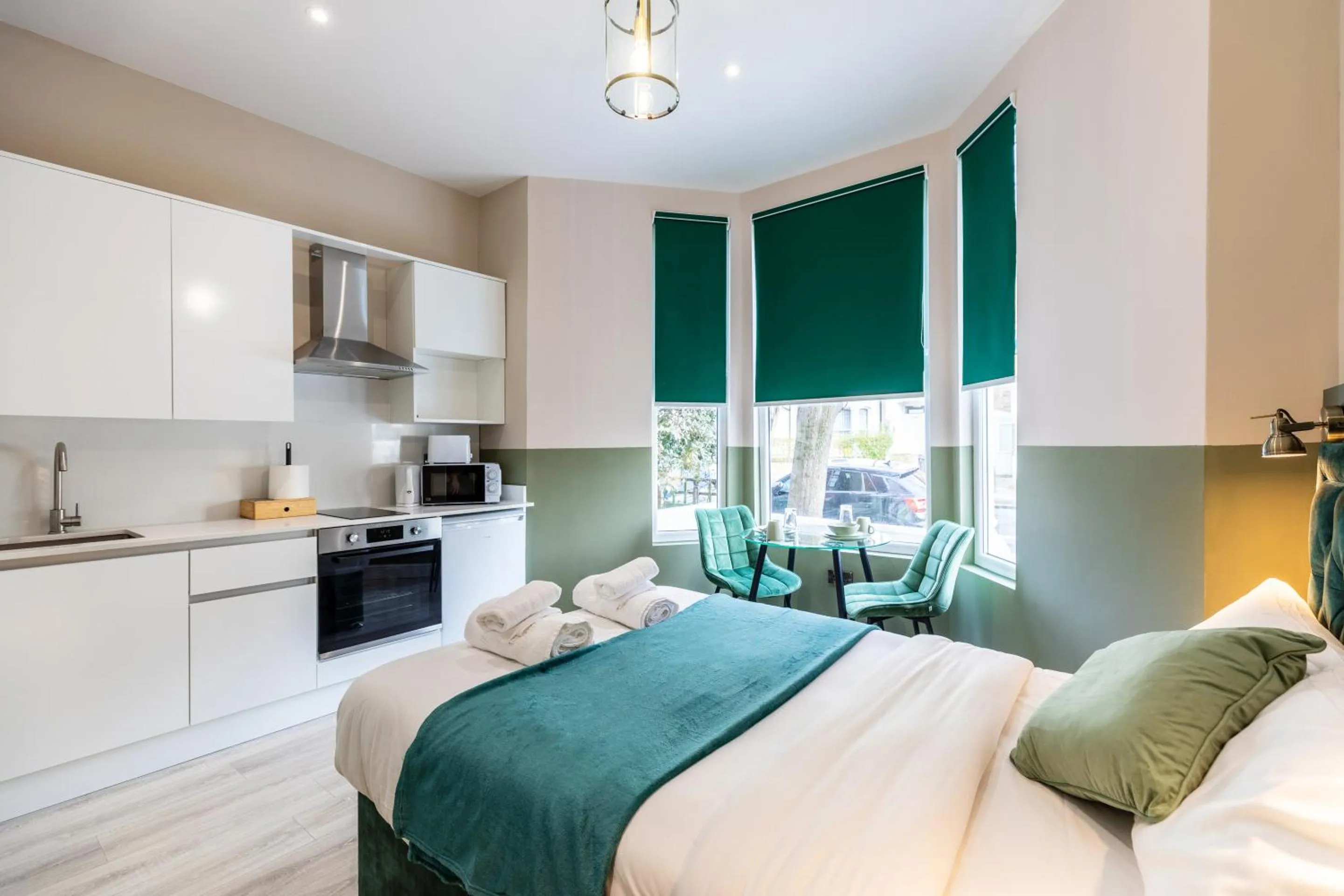 Kitchen or kitchenette, Bed in The Chapter Hotels - Finsbury Park