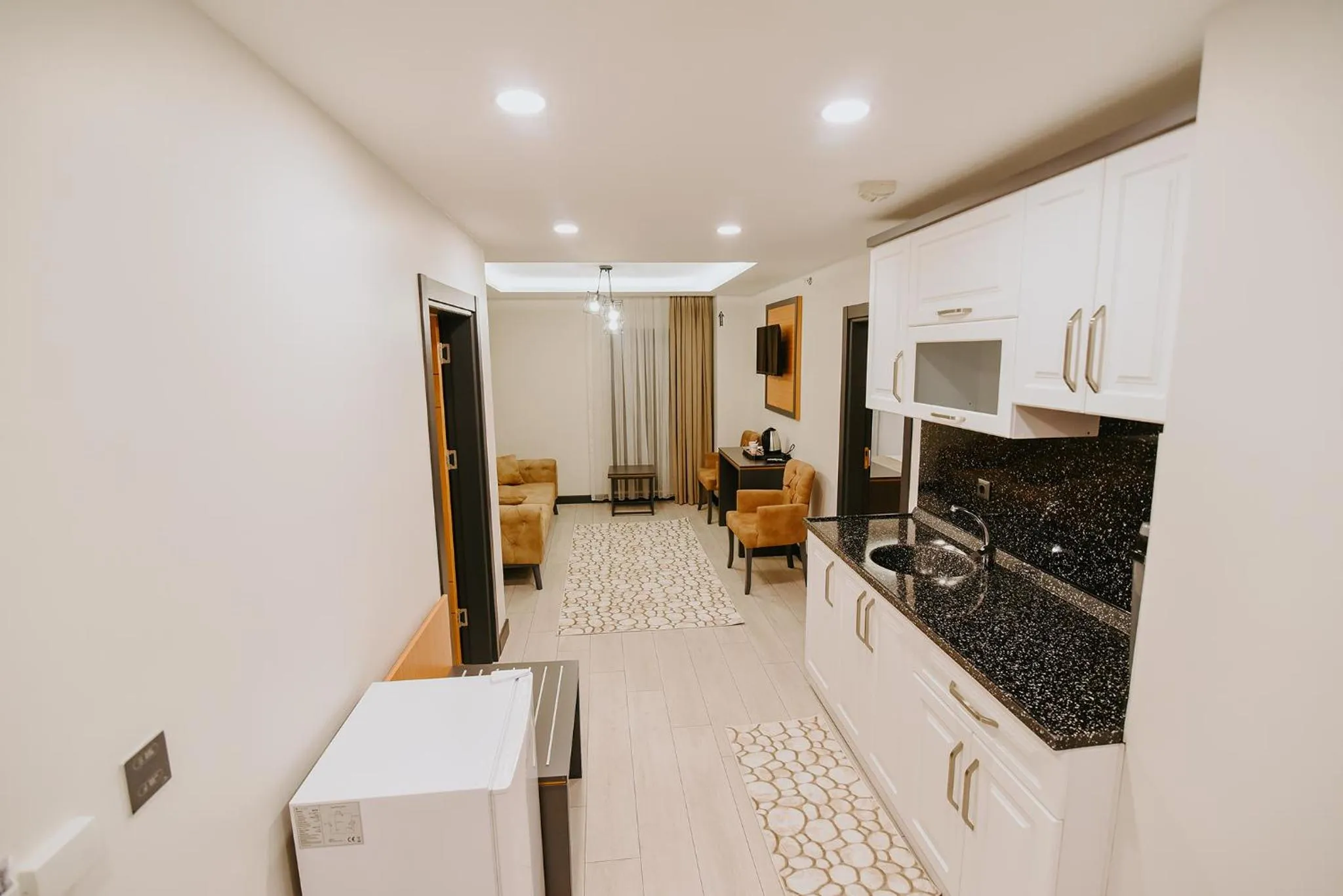 Kitchen or kitchenette in Aktaş Lights Hotel