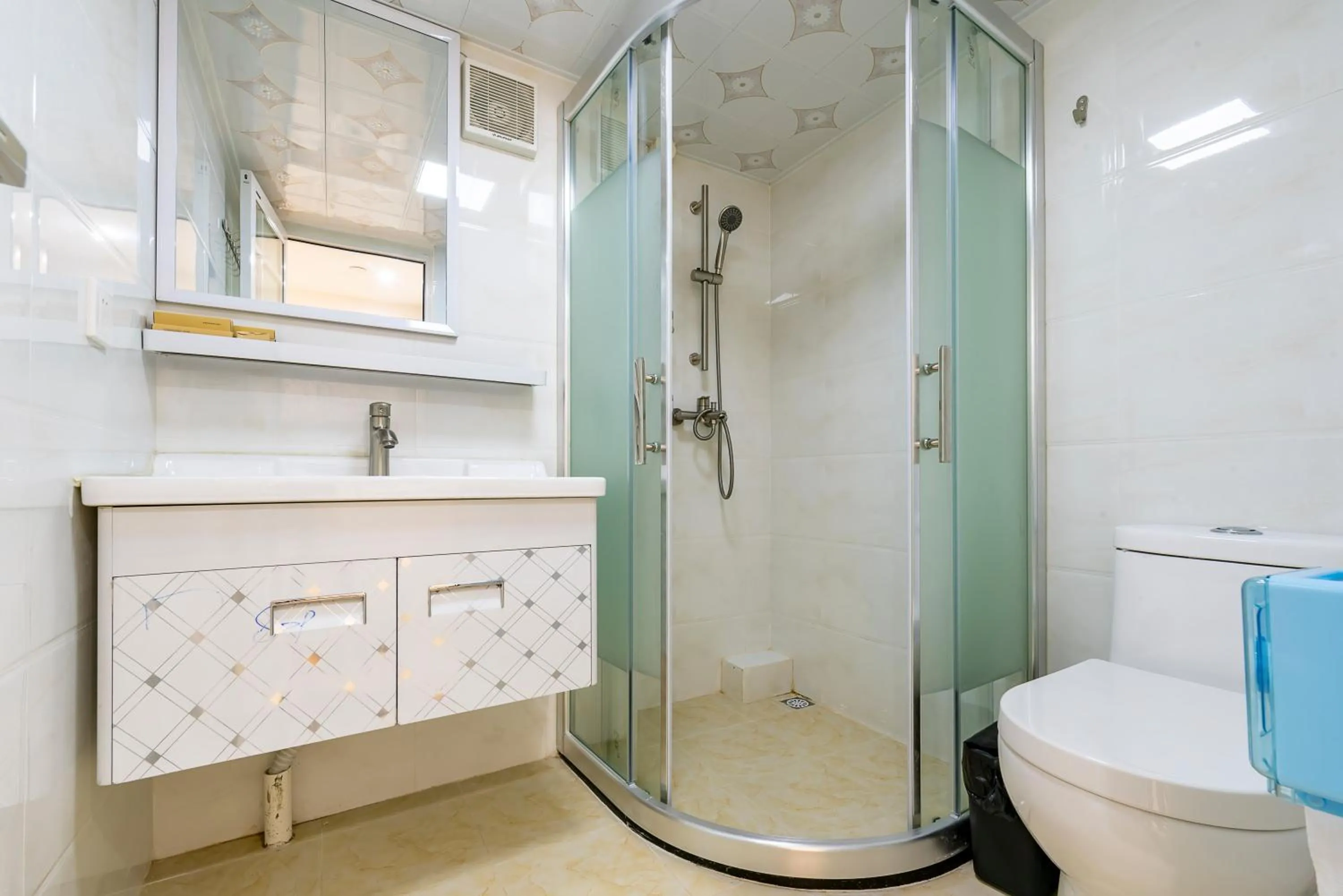 Shower in Serveyou International Apartment - Free Airport Pickup Service & Free Canton Fair Shuttle Bus