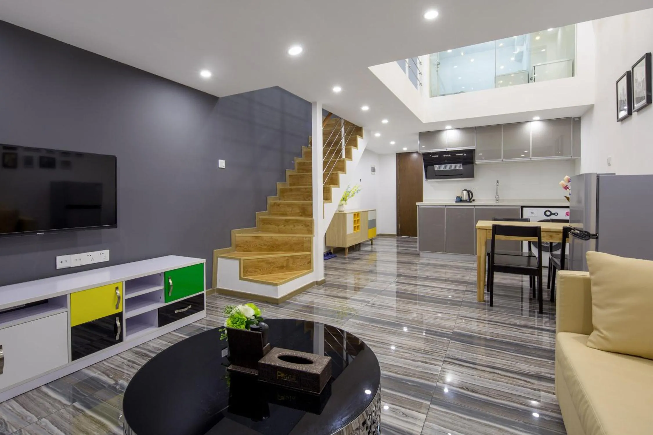 TV and multimedia in Serveyou International Apartment - Free Airport Pickup Service & Free Canton Fair Shuttle Bus