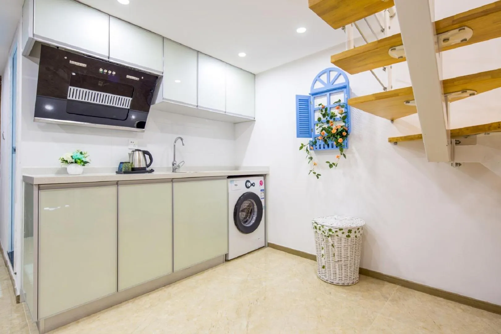 Kitchen or kitchenette in Serveyou International Apartment - Free Airport Pickup Service & Free Canton Fair Shuttle Bus