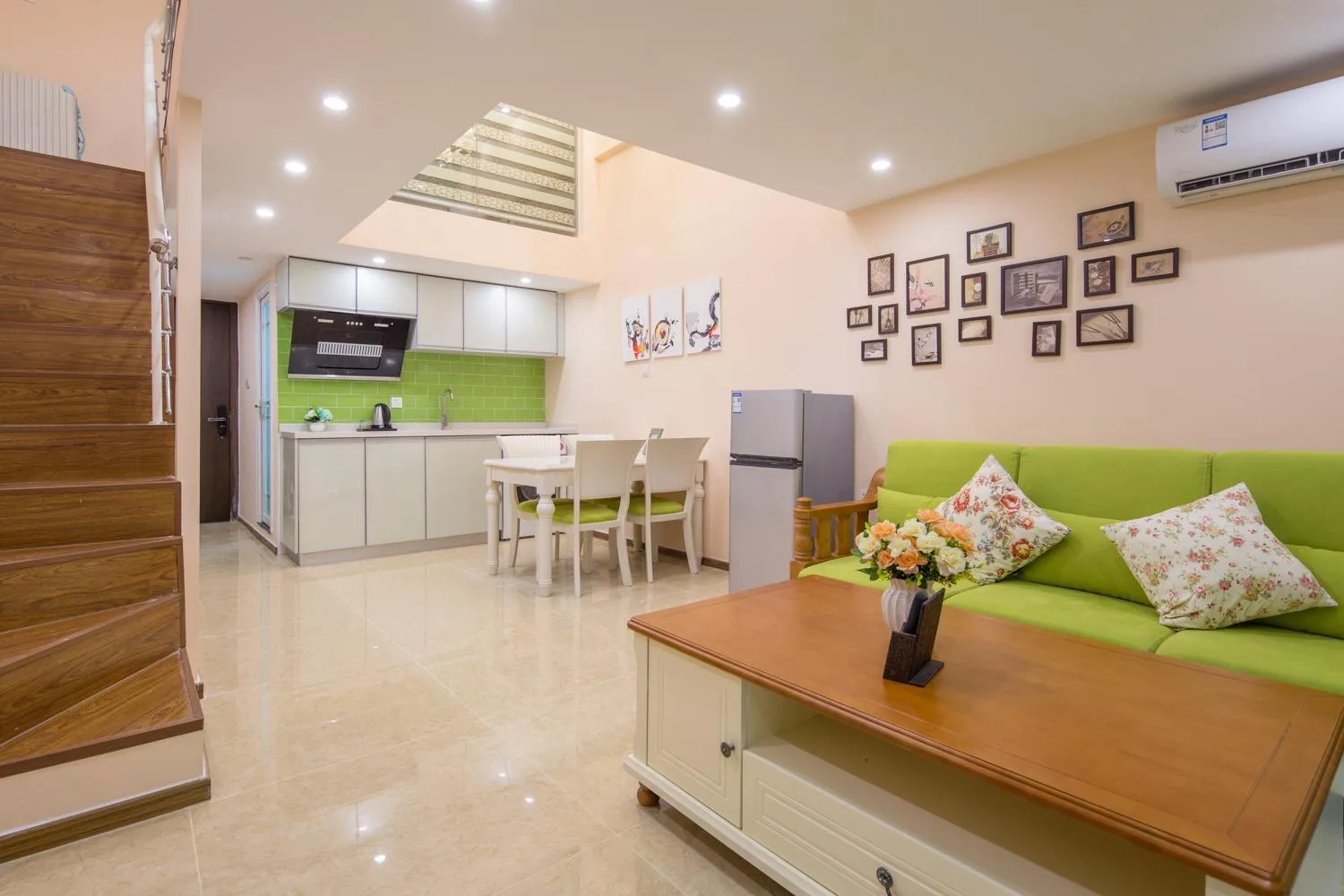 Living room in Serveyou International Apartment - Free Airport Pickup Service & Free Canton Fair Shuttle Bus