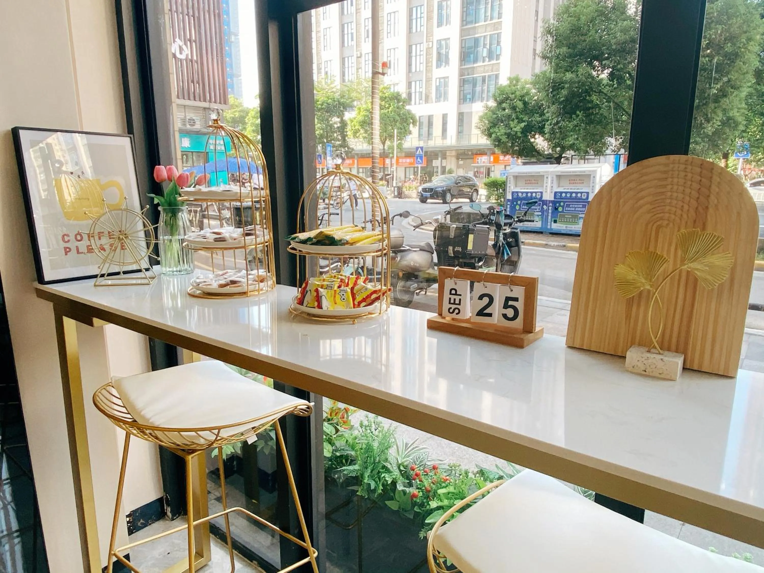 Restaurant/places to eat in Serveyou International Apartment - Free Airport Pickup Service & Free Canton Fair Shuttle Bus