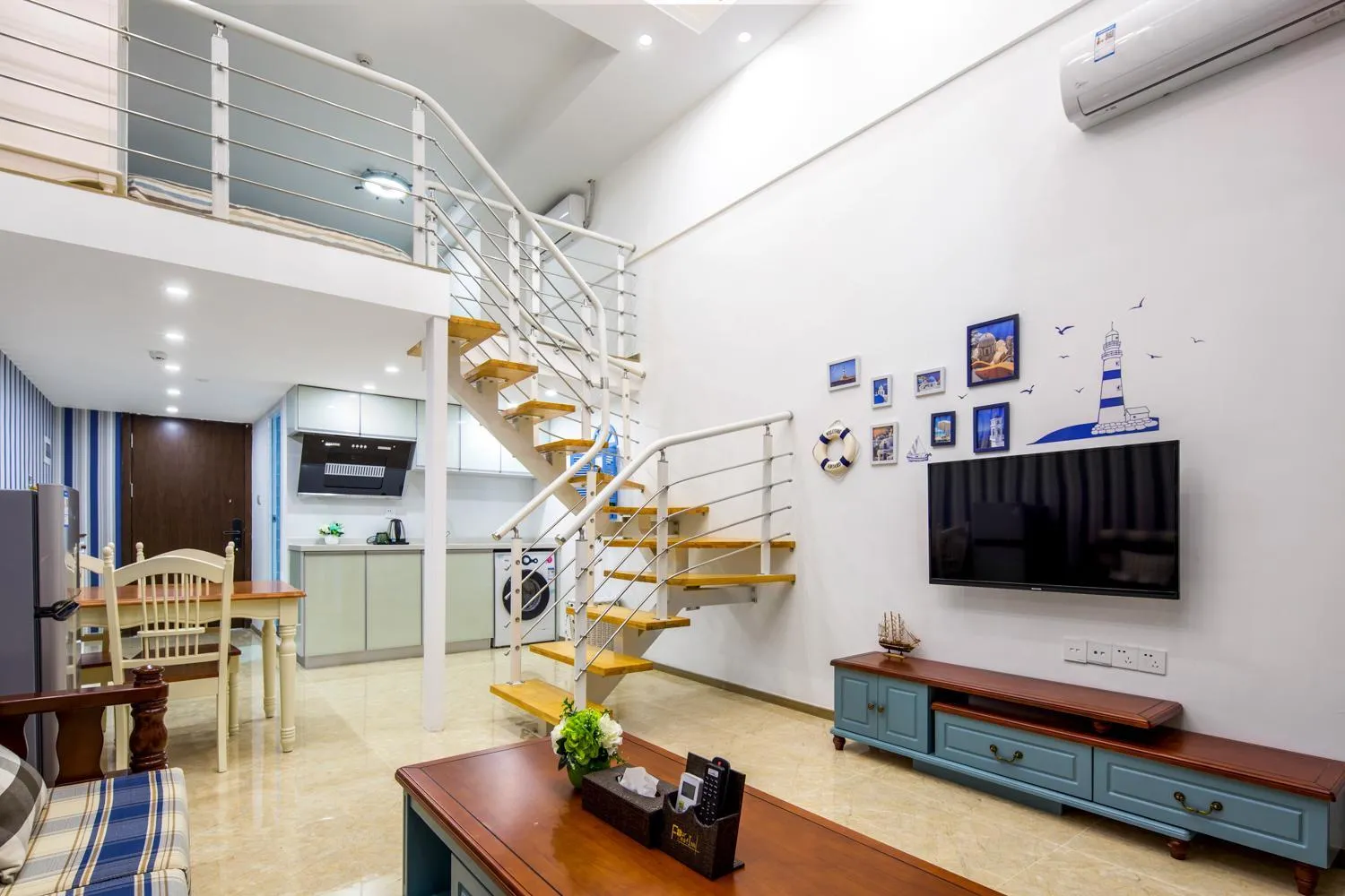 TV and multimedia in Serveyou International Apartment - Free Airport Pickup Service & Free Canton Fair Shuttle Bus