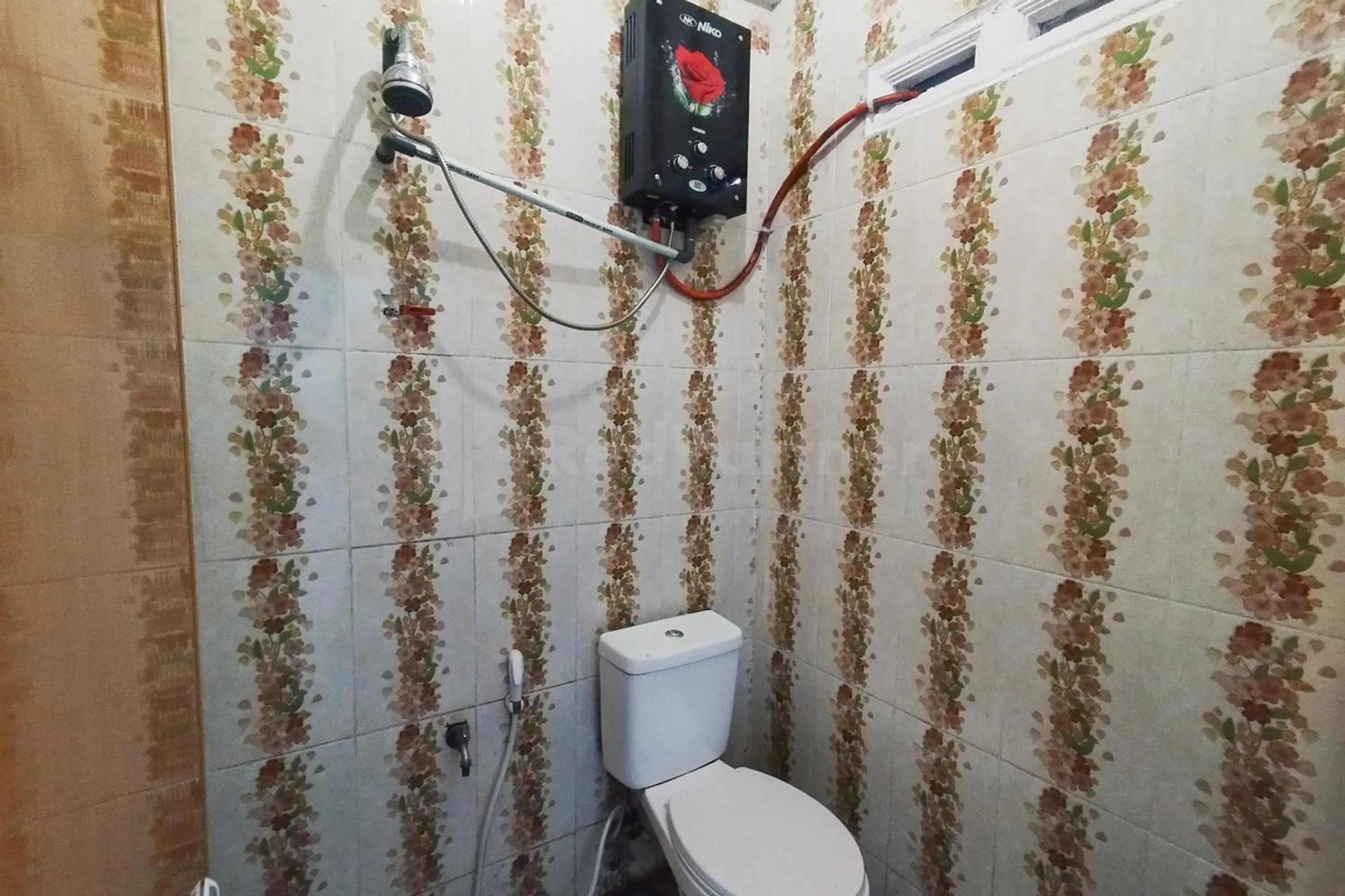 Bathroom in AS Resto,Café & Hotel Mitra RedDoorz