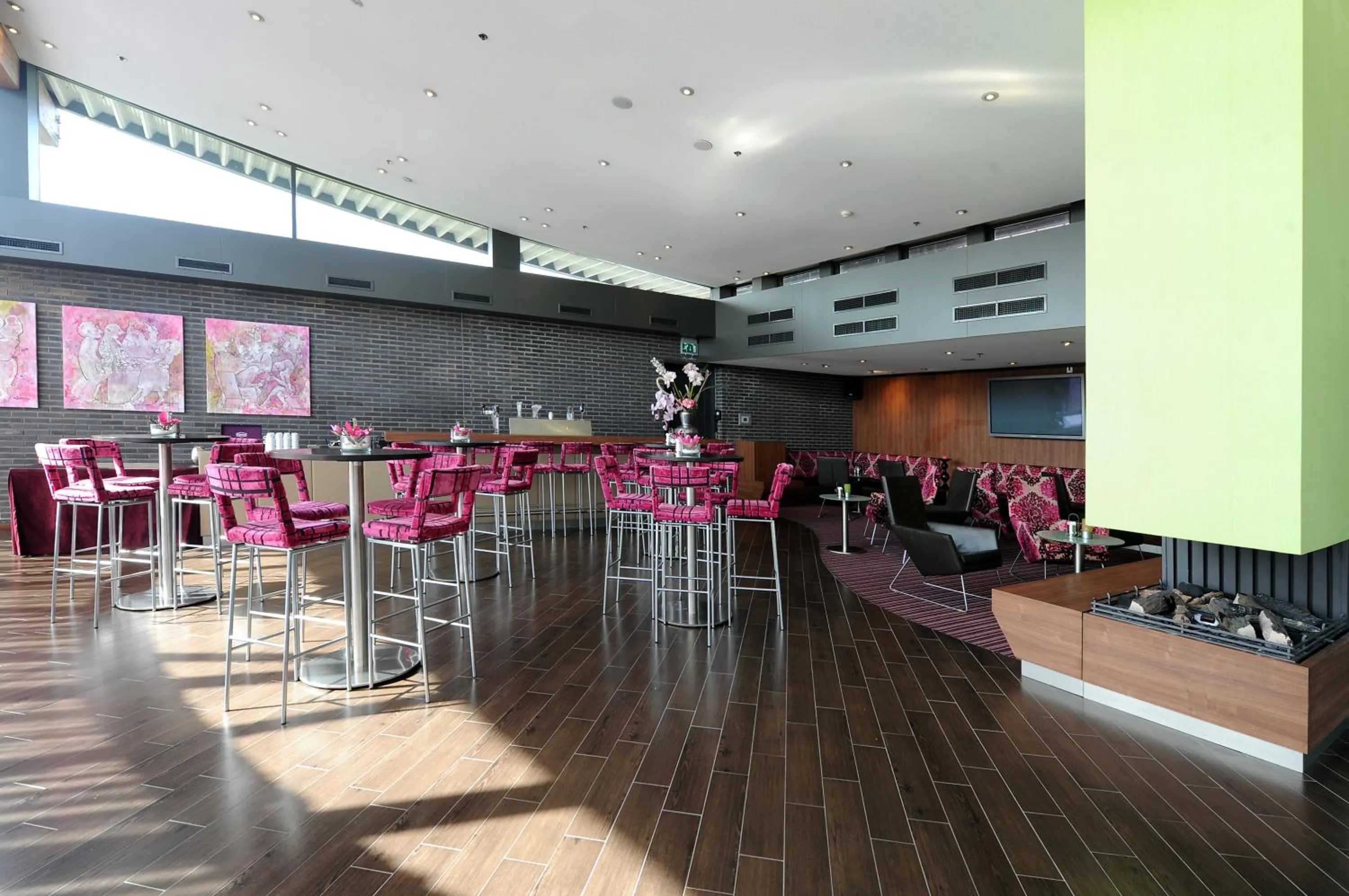 Lobby or reception in Van der Valk Hotel Rotterdam Ridderkerk