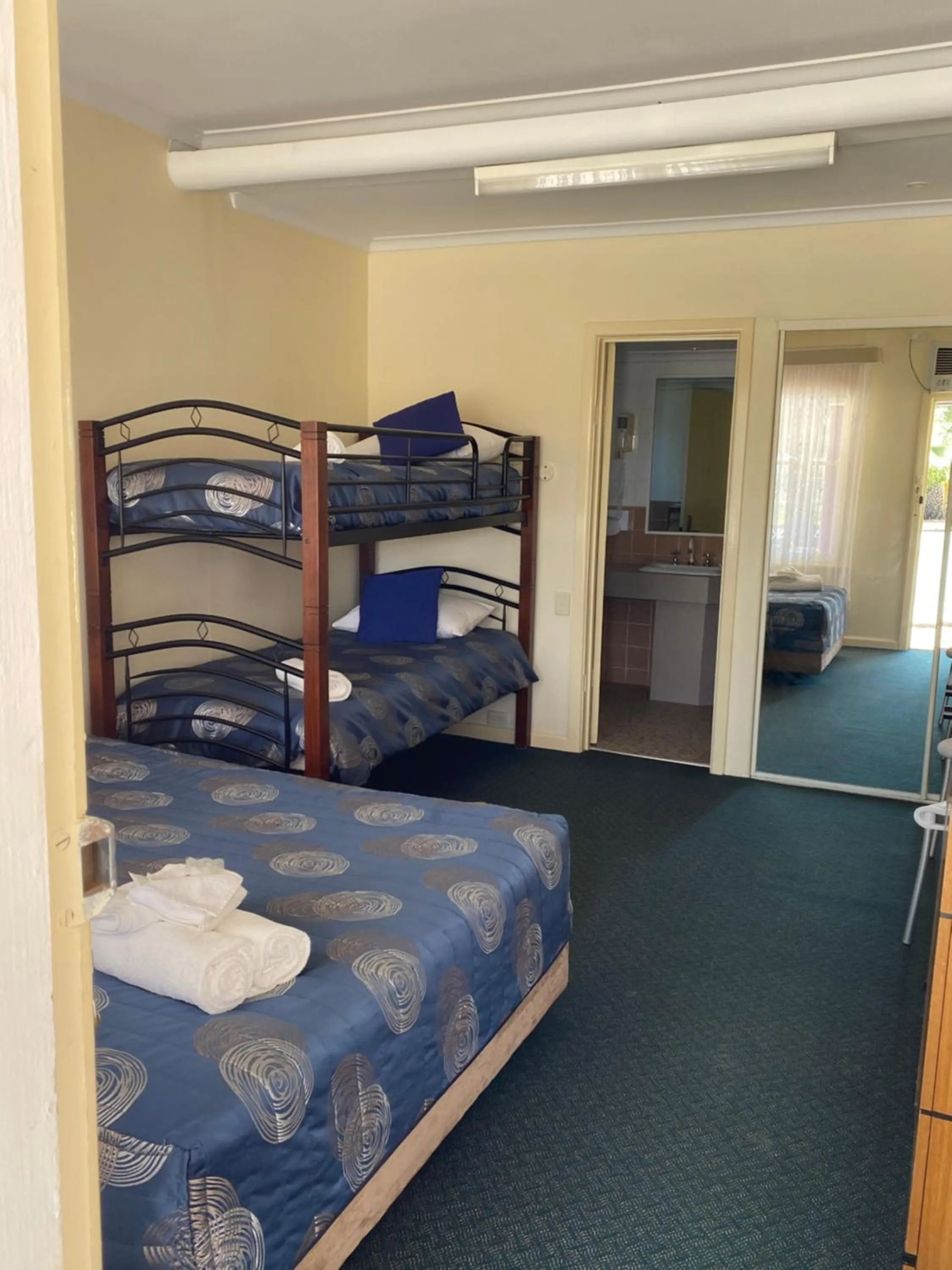 Bed in Paddle Steamer Motel