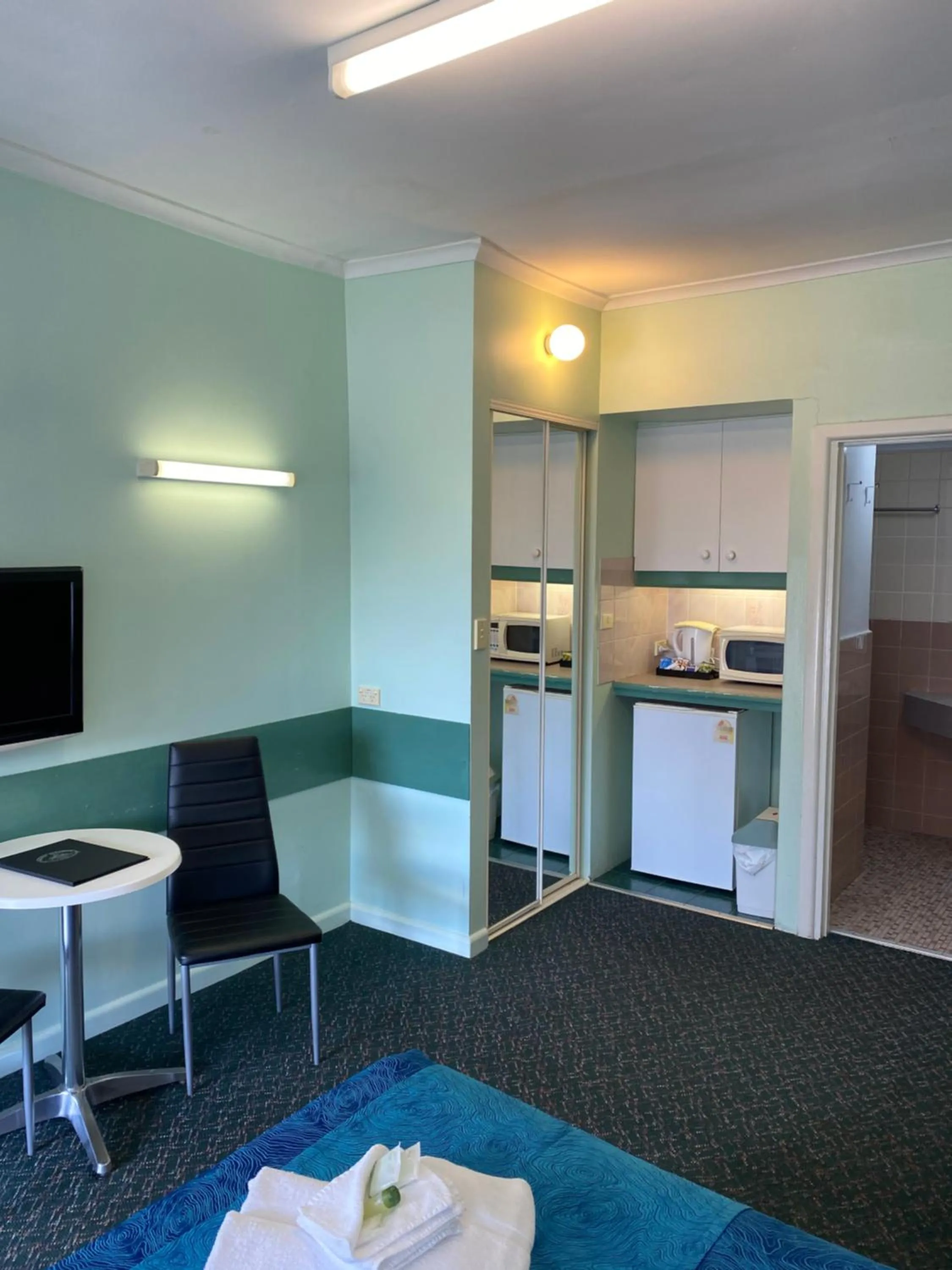 Photo of the whole room in Paddle Steamer Motel