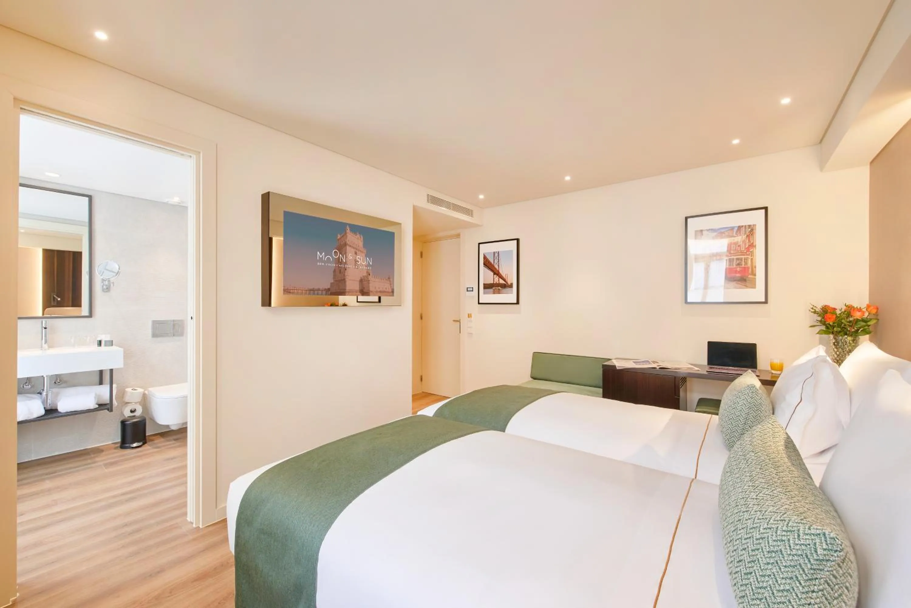 Bedroom, Bed in Hotel Moon & Sun Lisboa