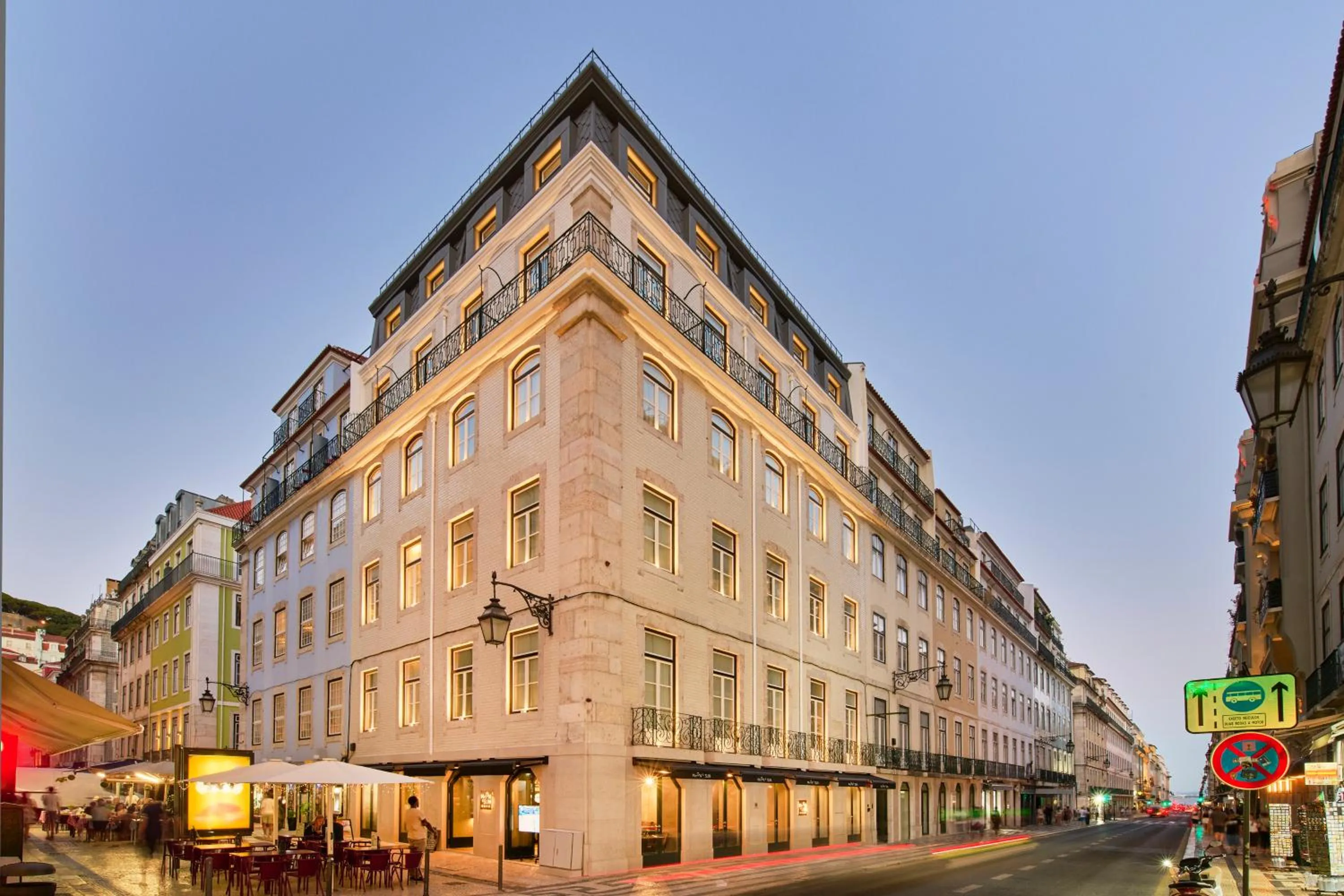 Street view in Hotel Moon & Sun Lisboa