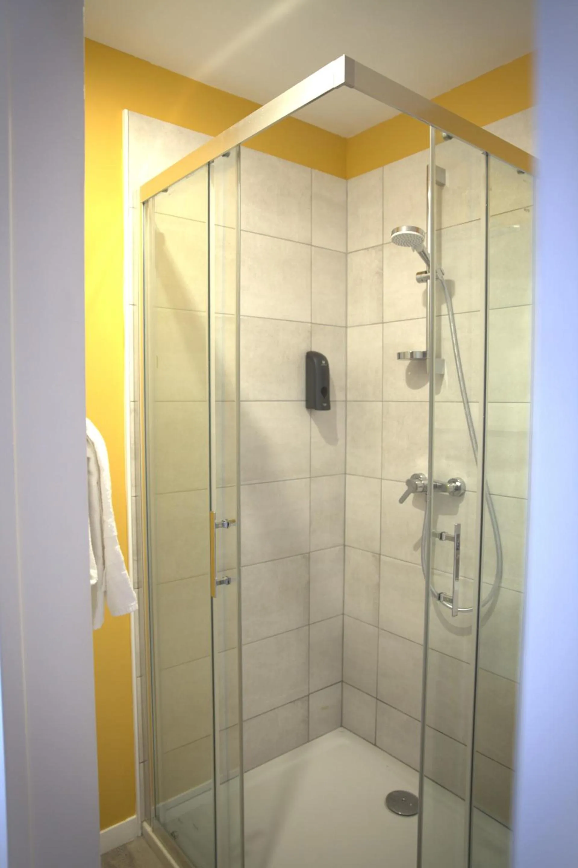 Bathroom in RELAIS 375