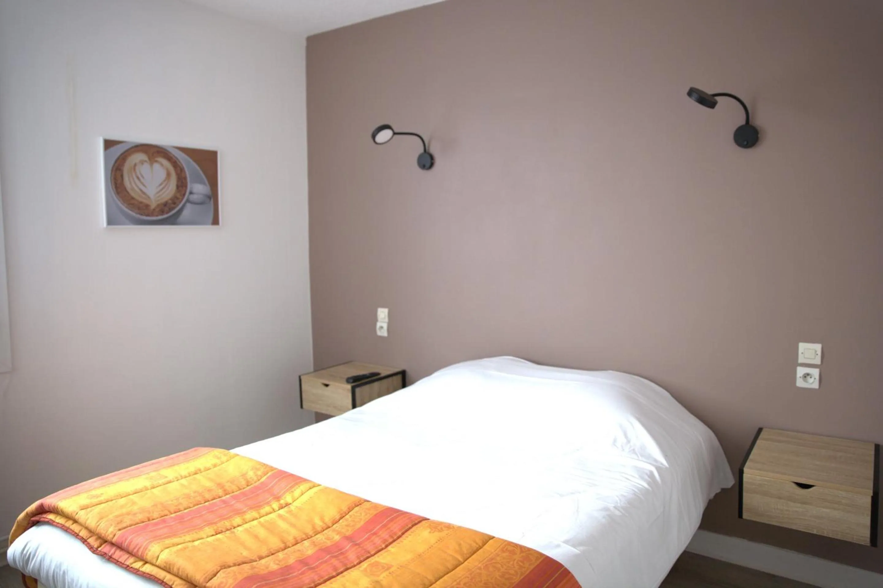 Bedroom, Bed in RELAIS 375