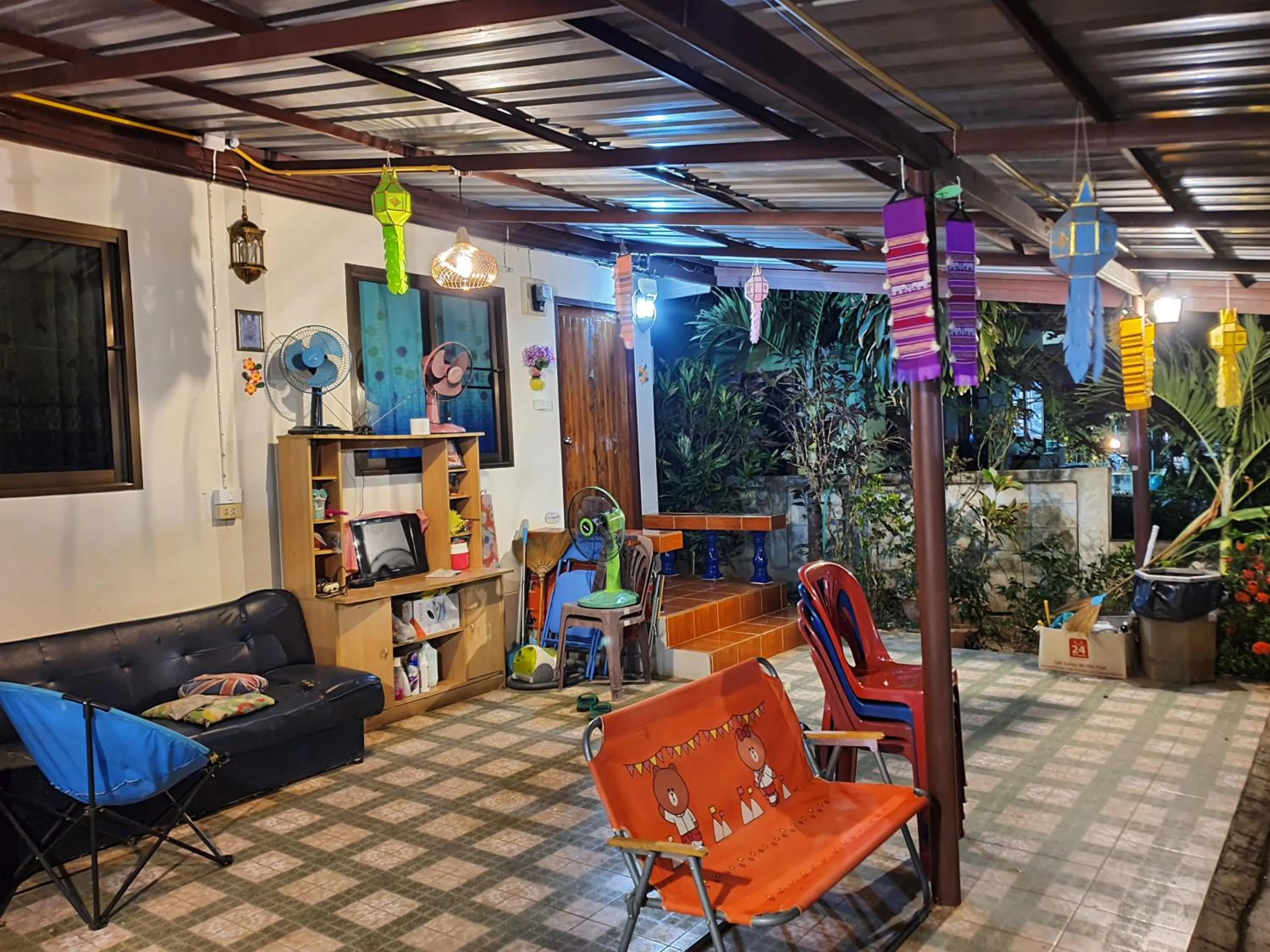 Communal lounge/ TV room in Bunrapee House