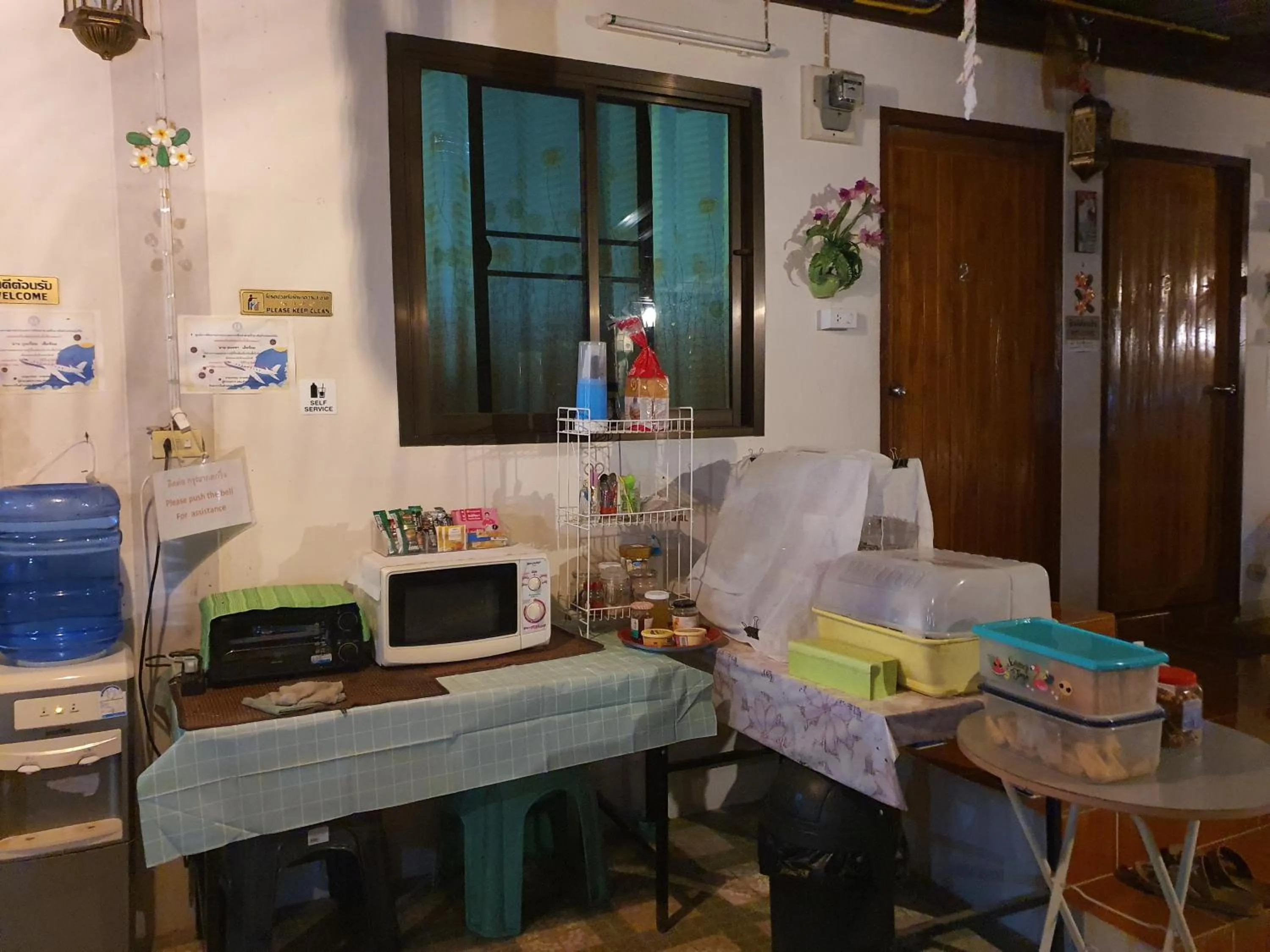 Coffee/tea facilities in Bunrapee House