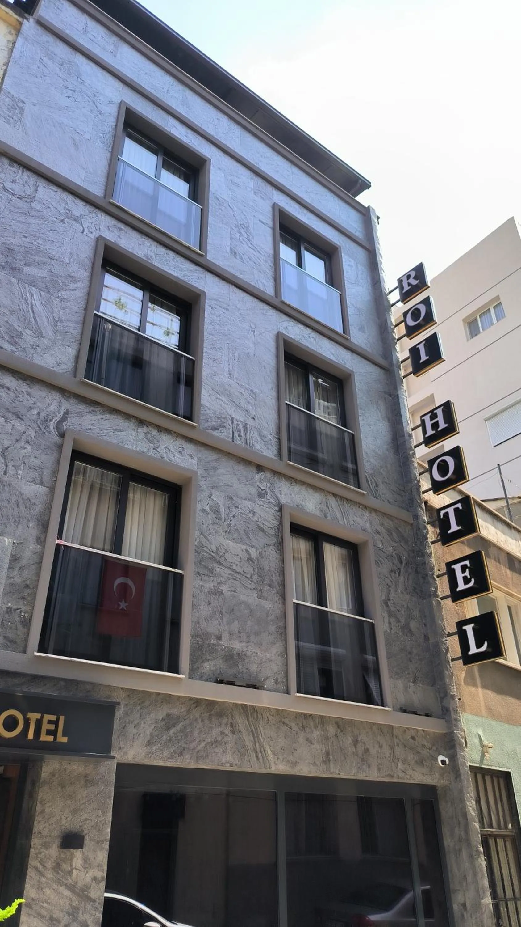 Property building in ROİ HOTEL İZMiR