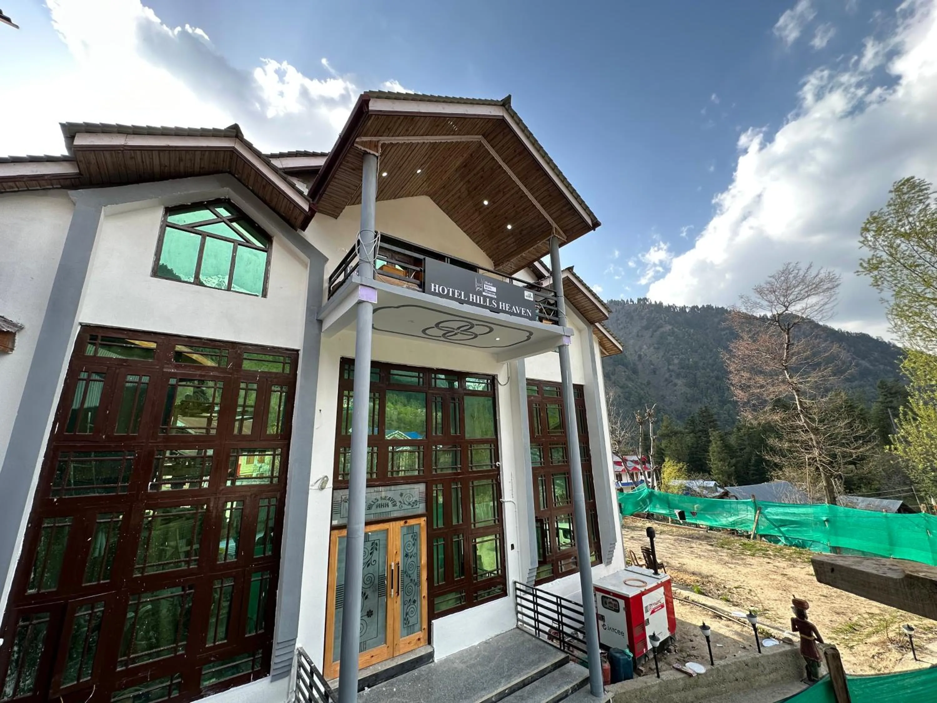 Property building in Hotel Hills Heaven