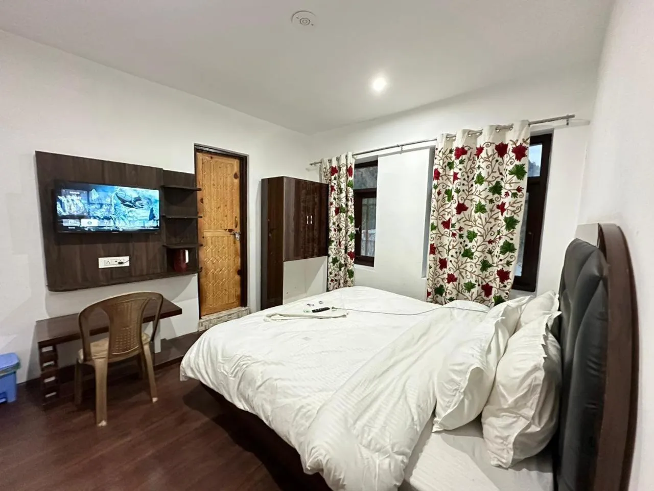 Bedroom, Bed in Hotel Hills Heaven