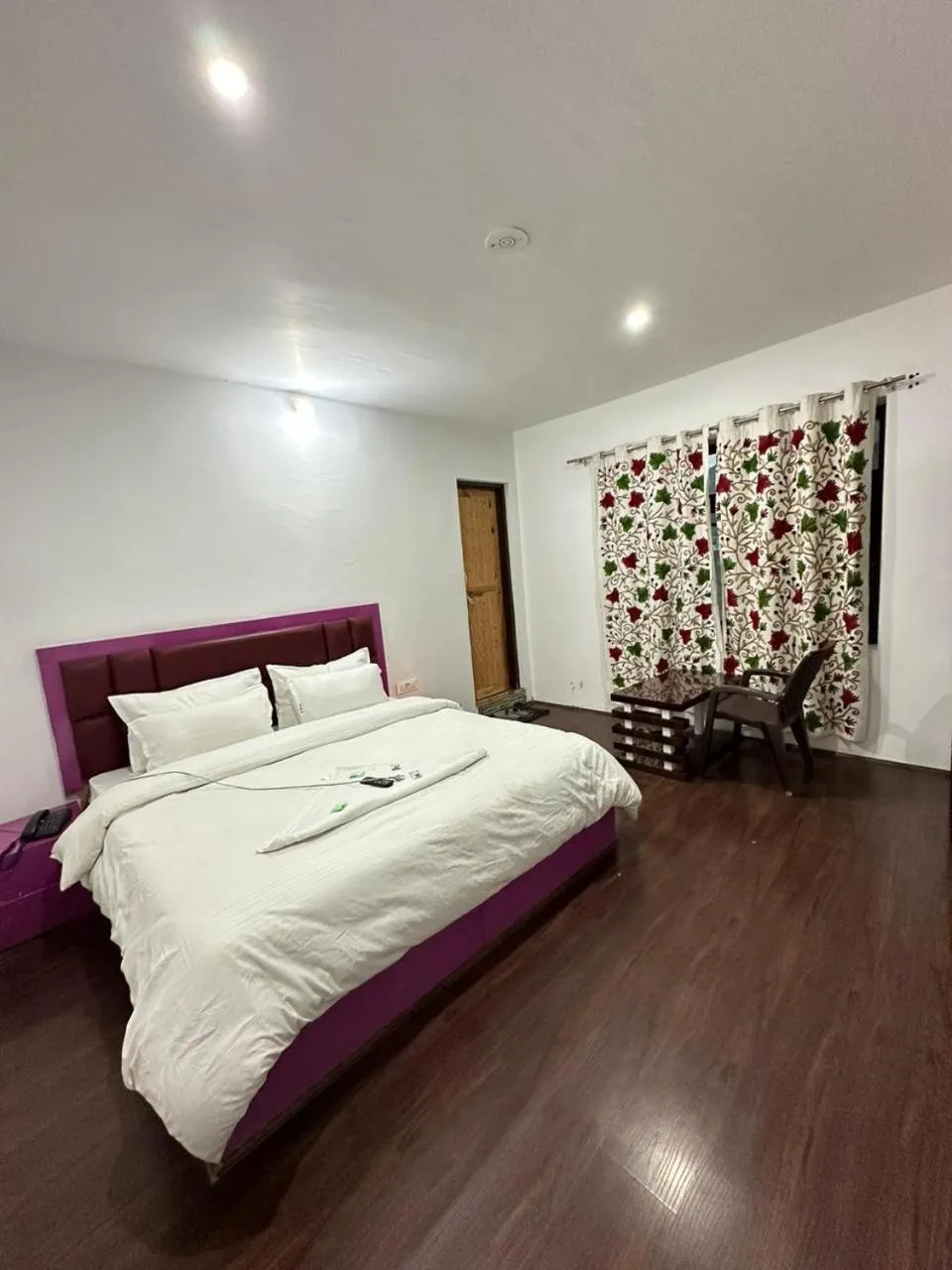 Bed in Hotel Hills Heaven