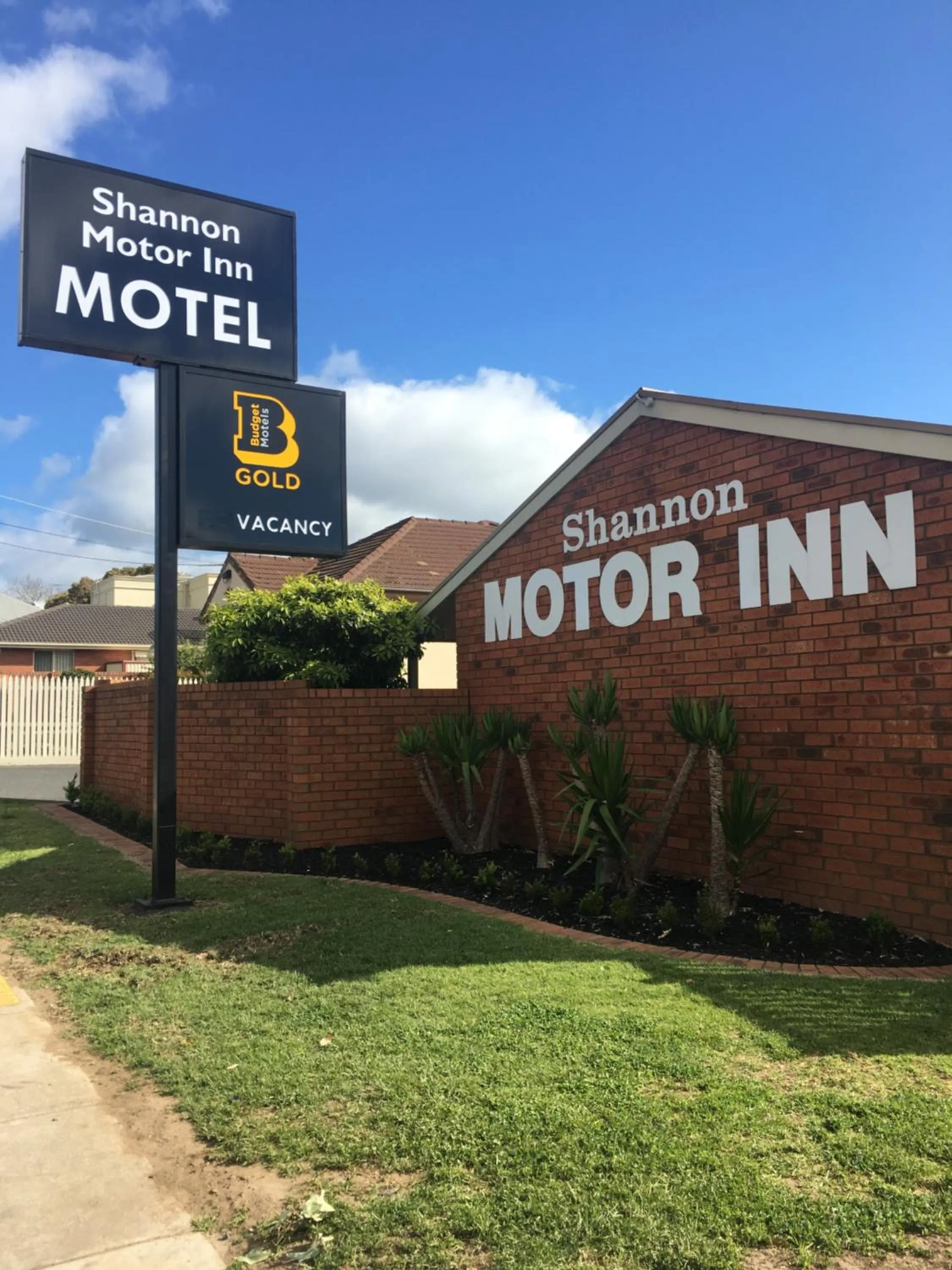 Property building in Shannon Motor Inn