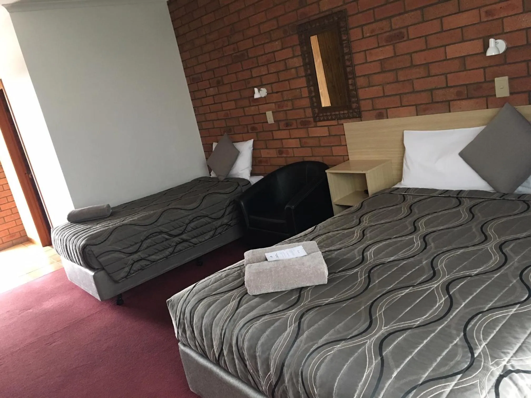 Bed in Shannon Motor Inn